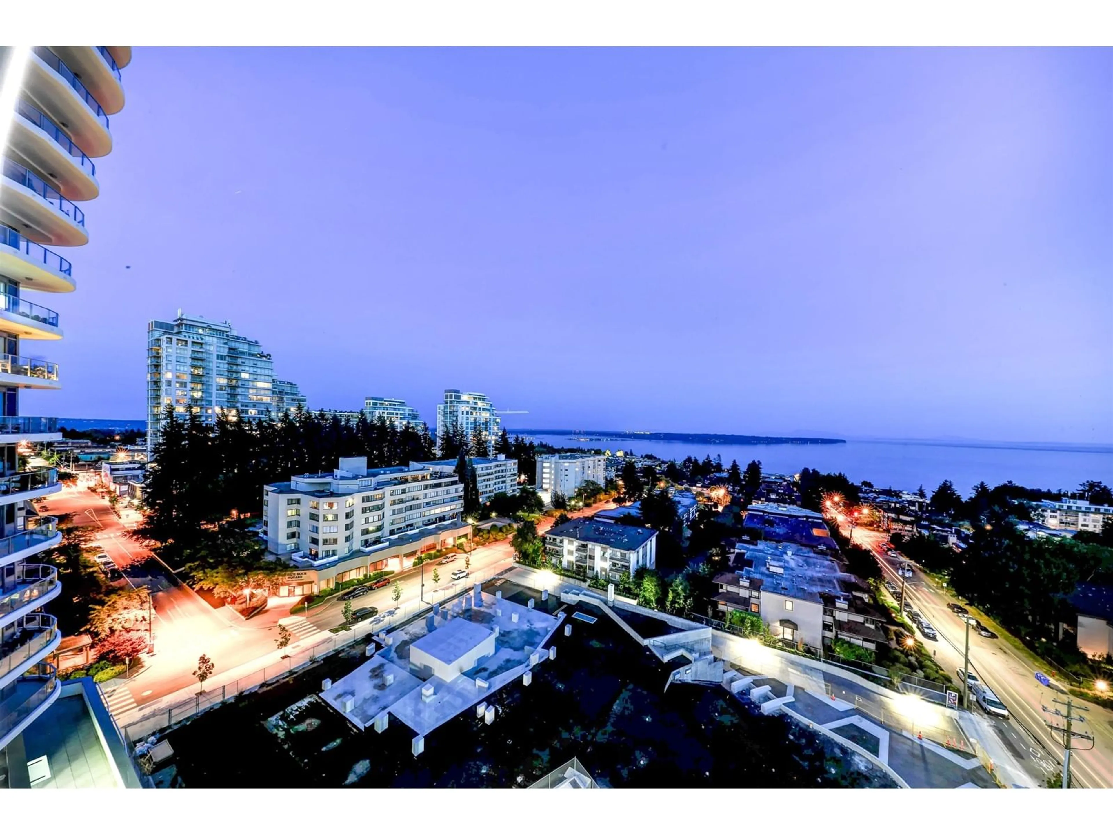 A pic from exterior of the house or condo for 1206 1500 MARTIN STREET, White Rock British Columbia V4B0C2