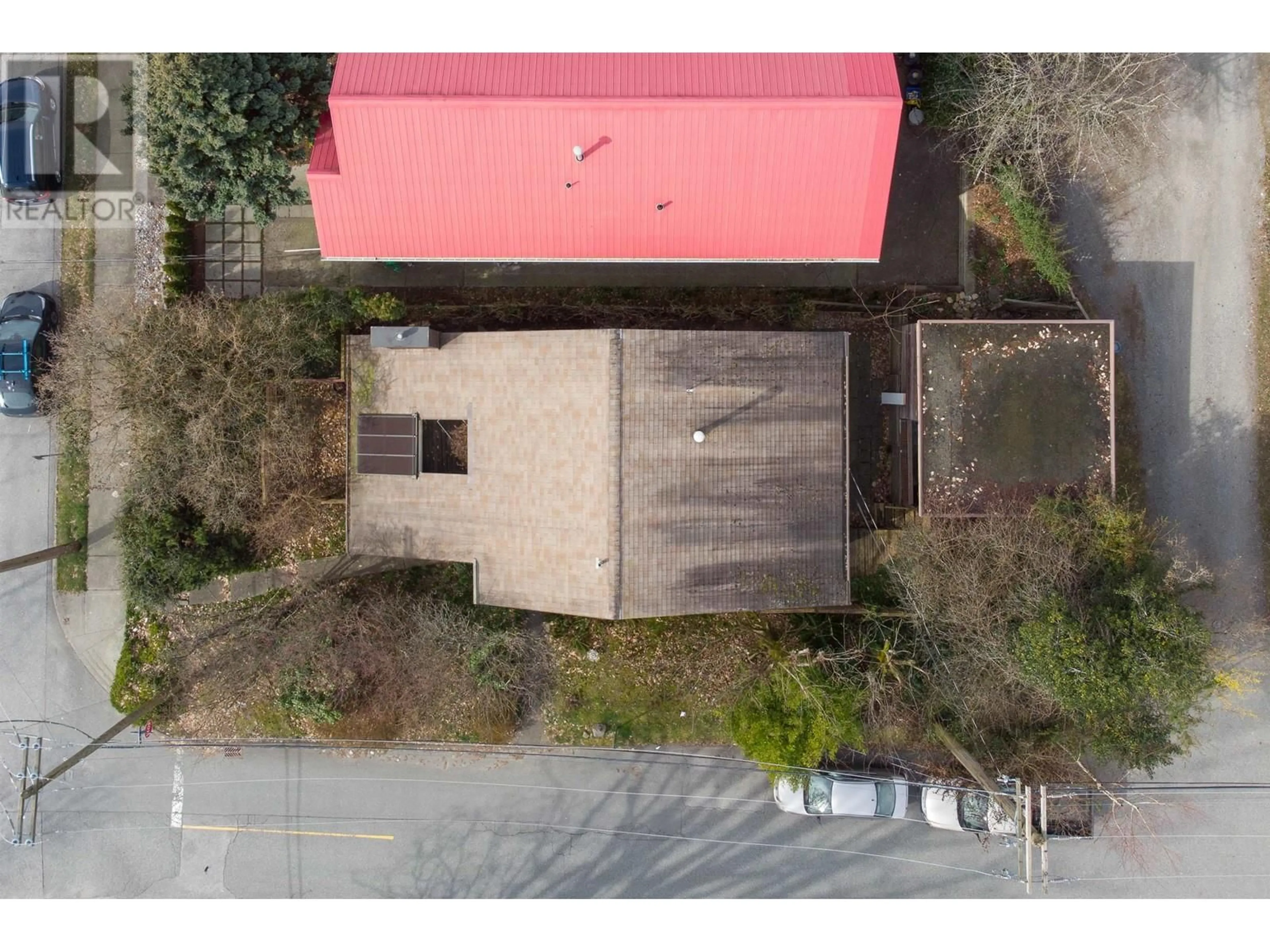 Frontside or backside of a home for 2305 WESTERN AVENUE, North Vancouver British Columbia V7M2L4