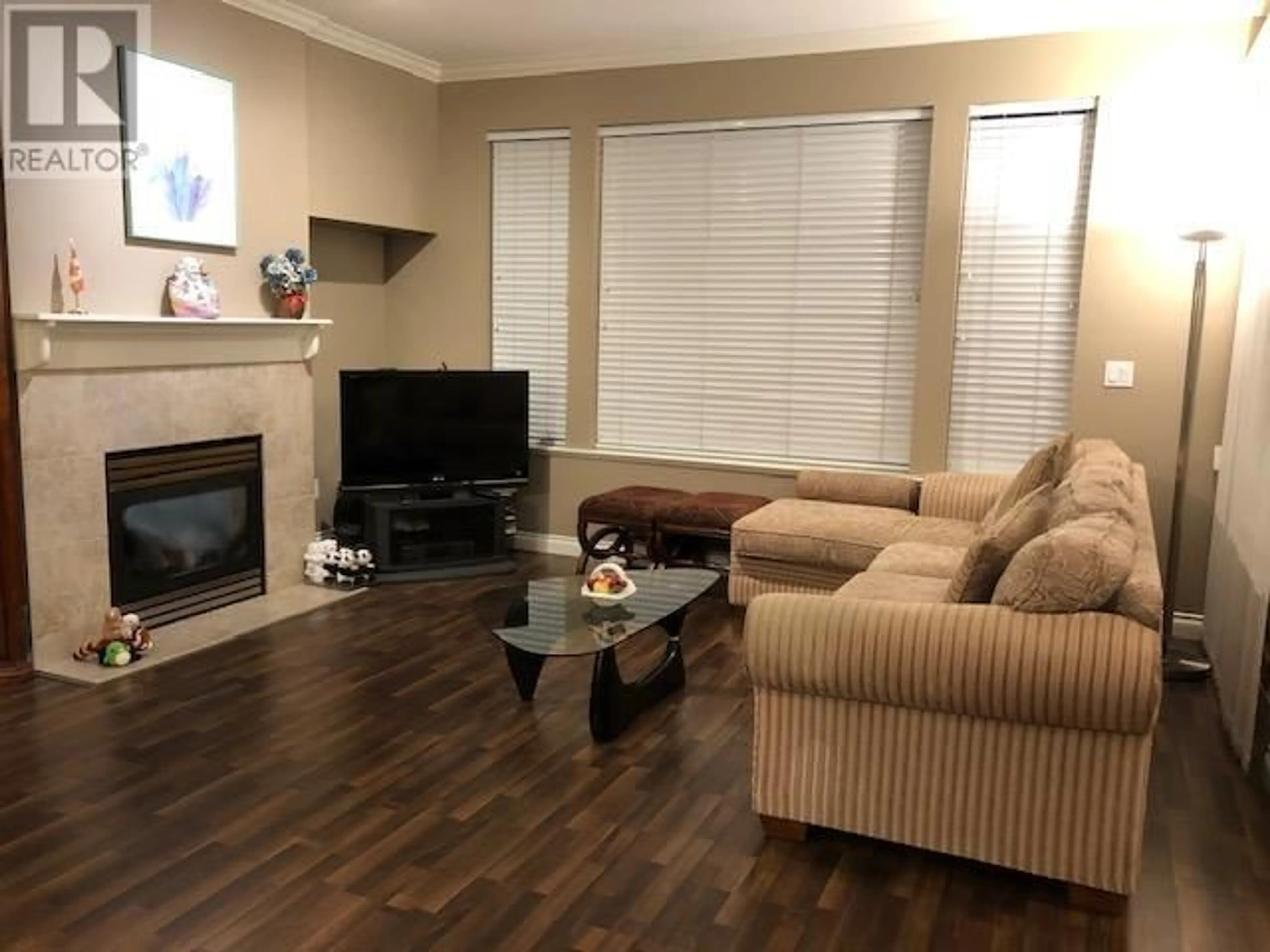 Living room, wood floors for 5 12311 NO. 2 ROAD, Richmond British Columbia V7E0A1