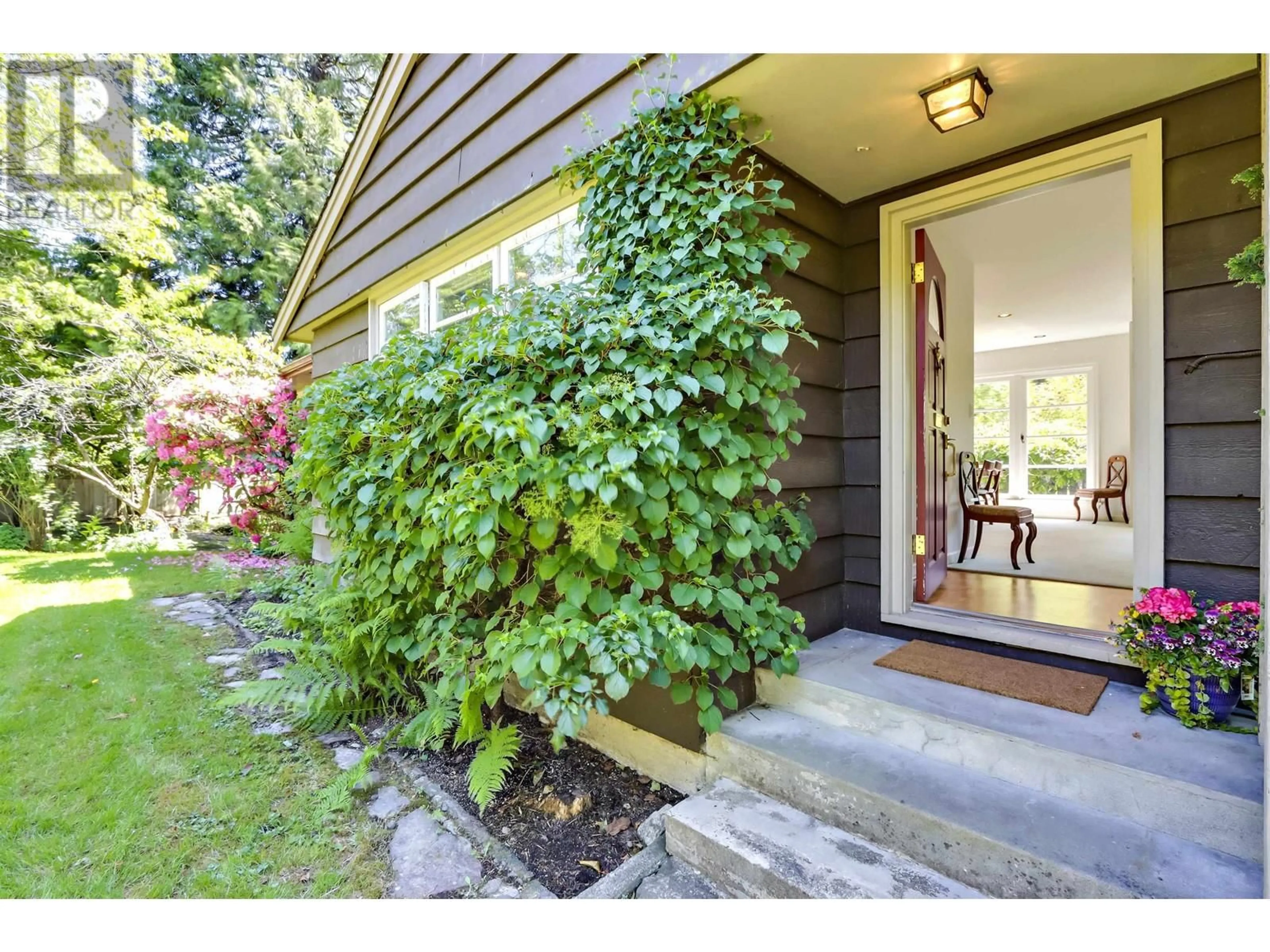 Indoor entryway for 3788 SW MARINE DRIVE, Vancouver British Columbia V6N3Z5