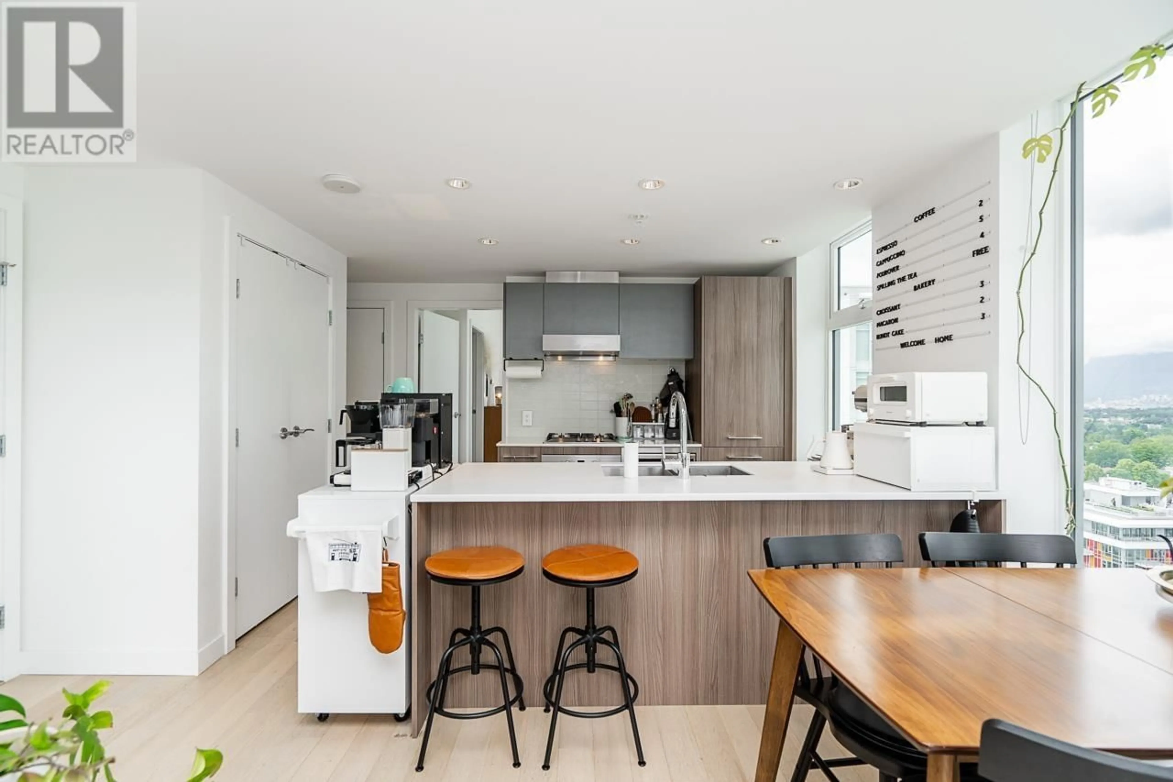 Contemporary kitchen for 1702 2221 E 30TH AVENUE, Vancouver British Columbia V5N0G6