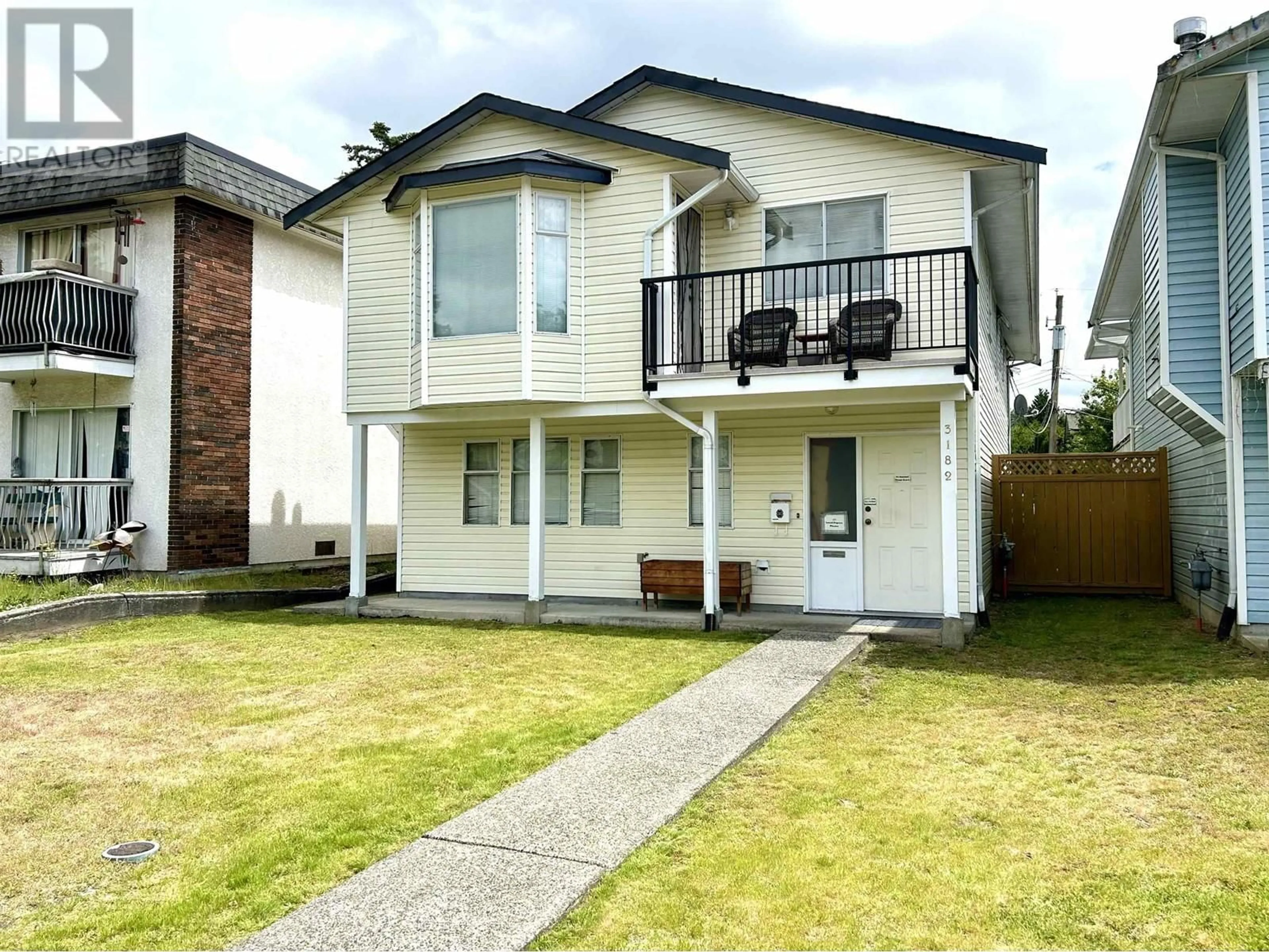 Frontside or backside of a home for 3182 JERVIS STREET, Port Coquitlam British Columbia V3C3H7