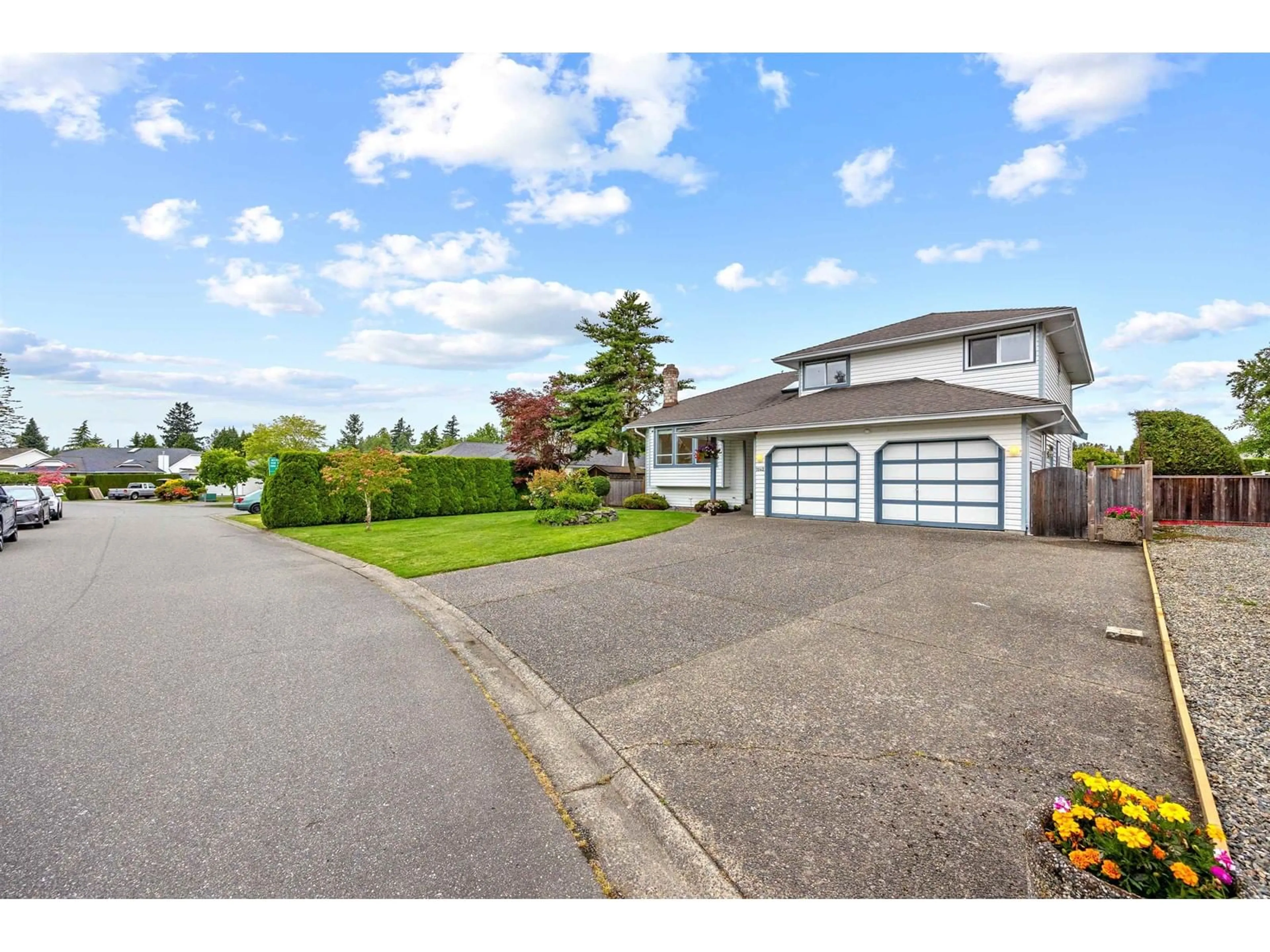 Frontside or backside of a home for 1142 164A STREET, Surrey British Columbia V4A9G9
