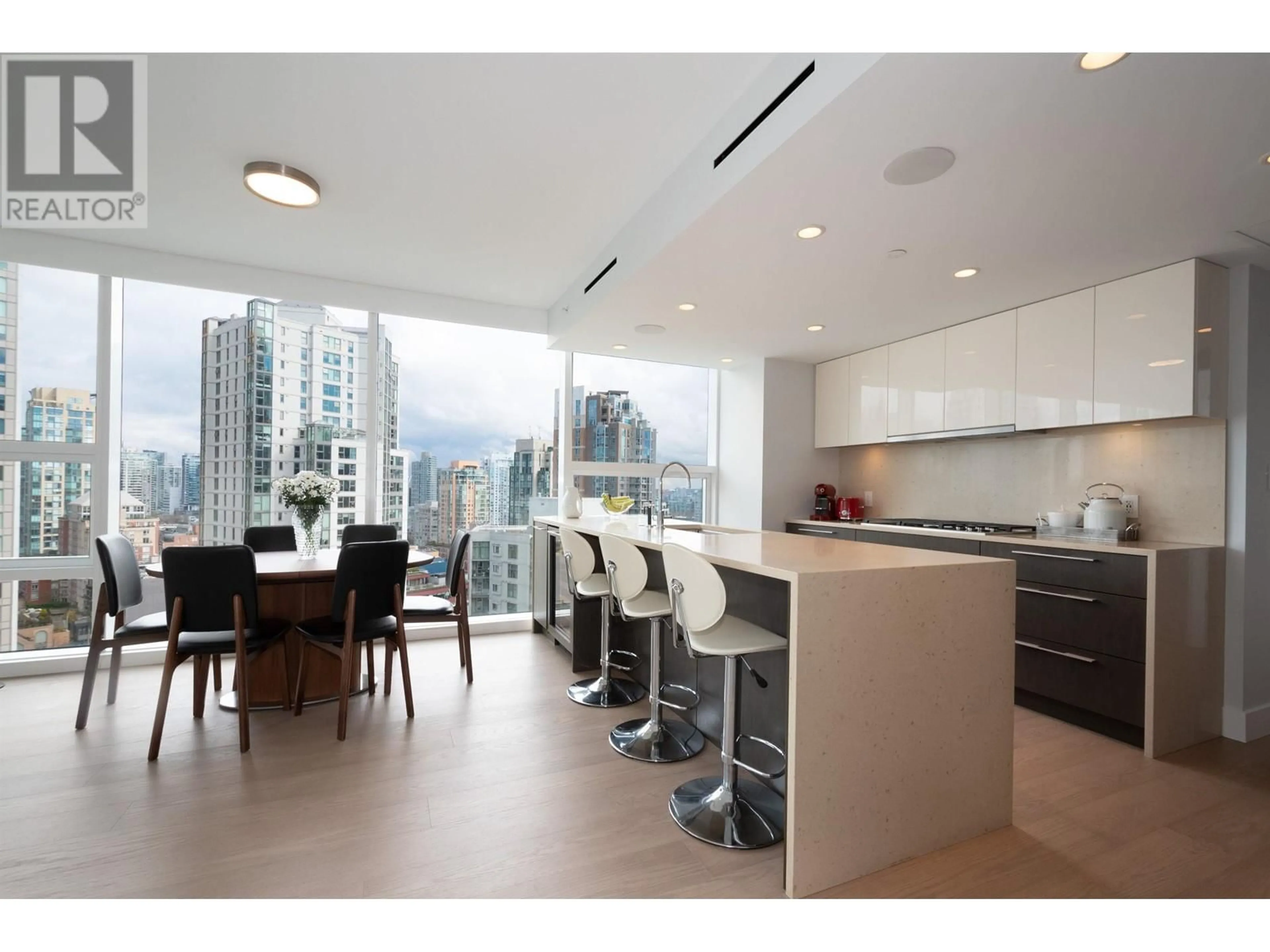 Contemporary kitchen for 1902 499 PACIFIC STREET, Vancouver British Columbia V6B0N4