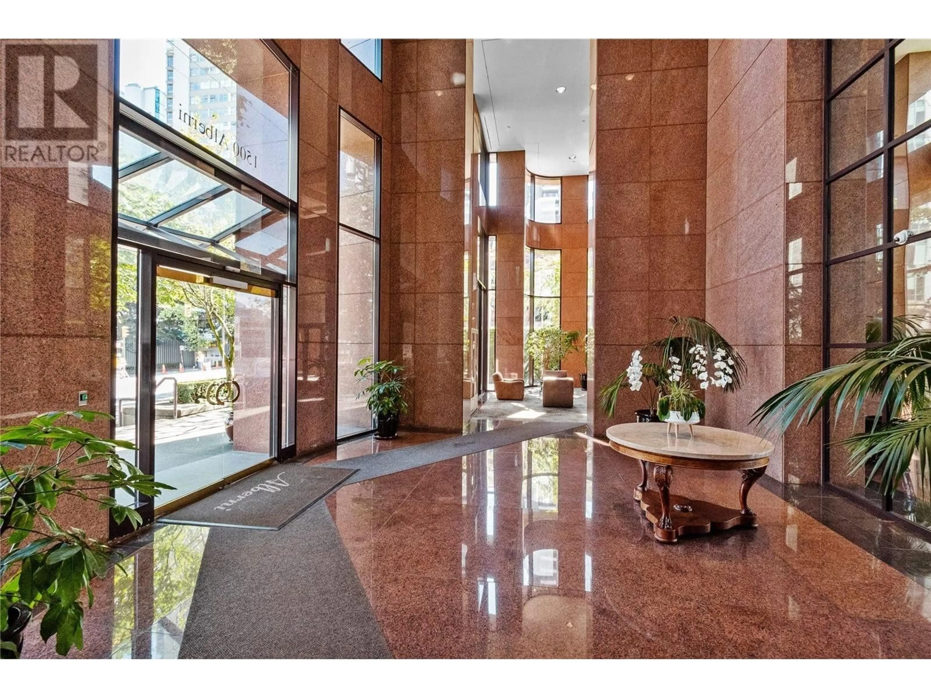 Indoor lobby for 6C 1500 ALBERNI STREET, Vancouver British Columbia V6G3C9