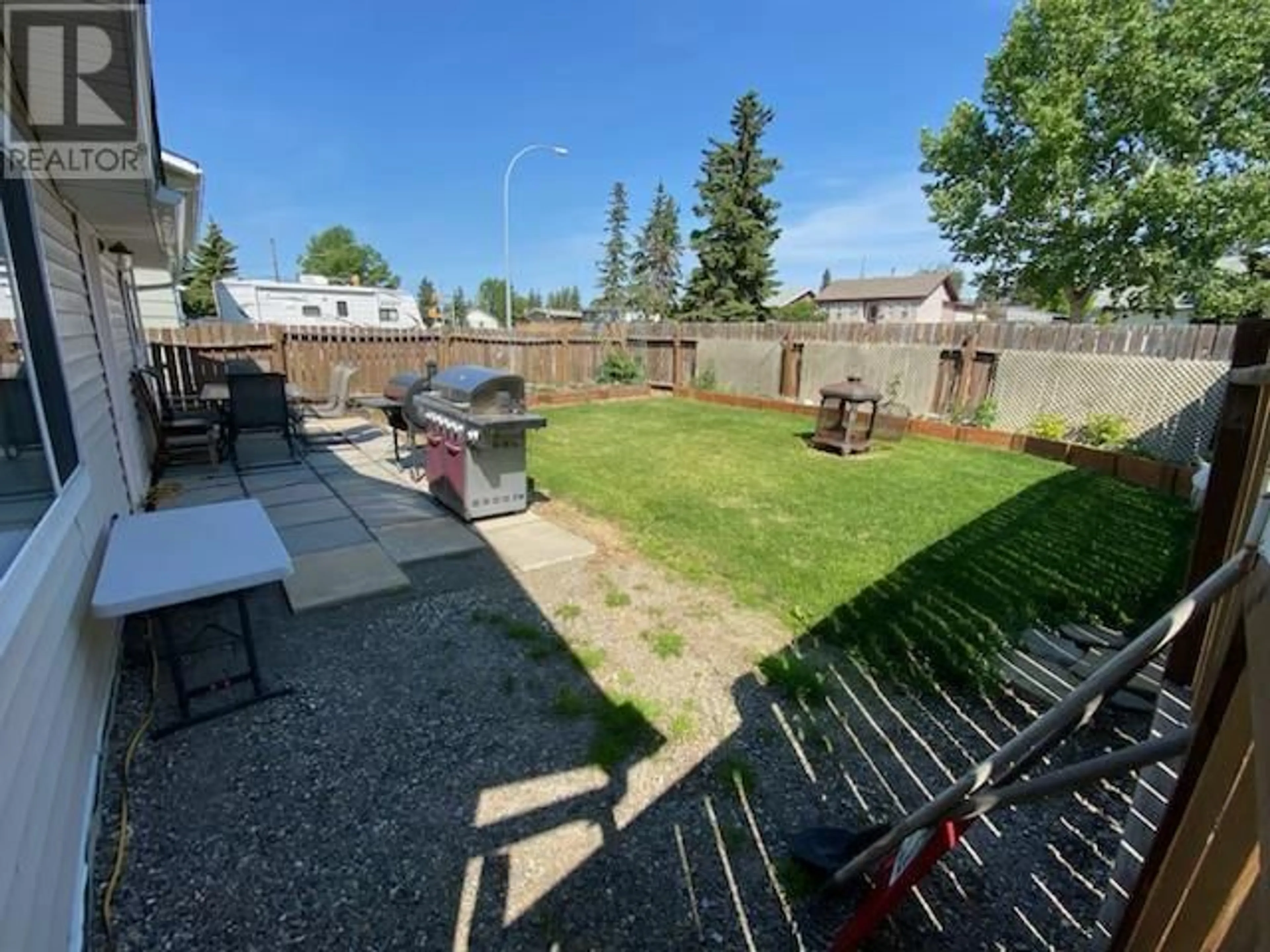 Fenced yard for 9507 96 AVENUE, Fort St. John British Columbia V1J1K6