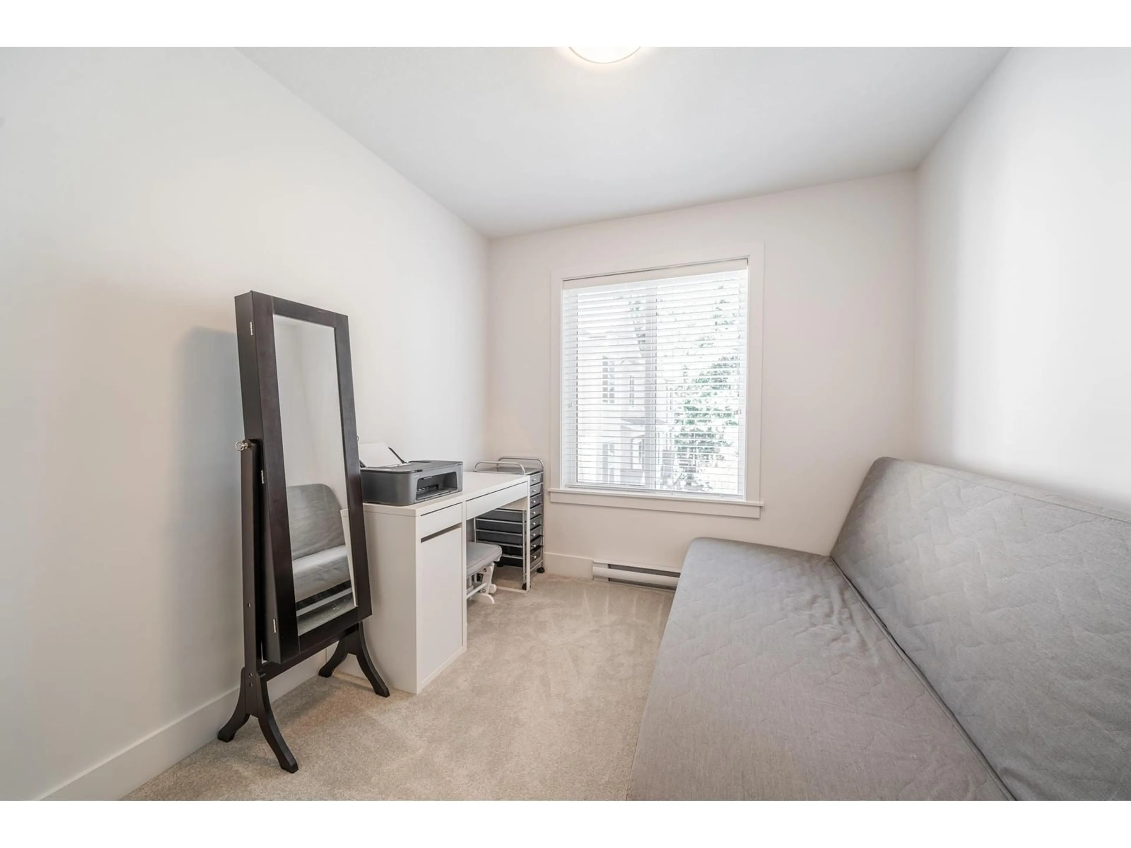 A pic of a room for 170 9718 161A STREET, Surrey British Columbia V4N6S7