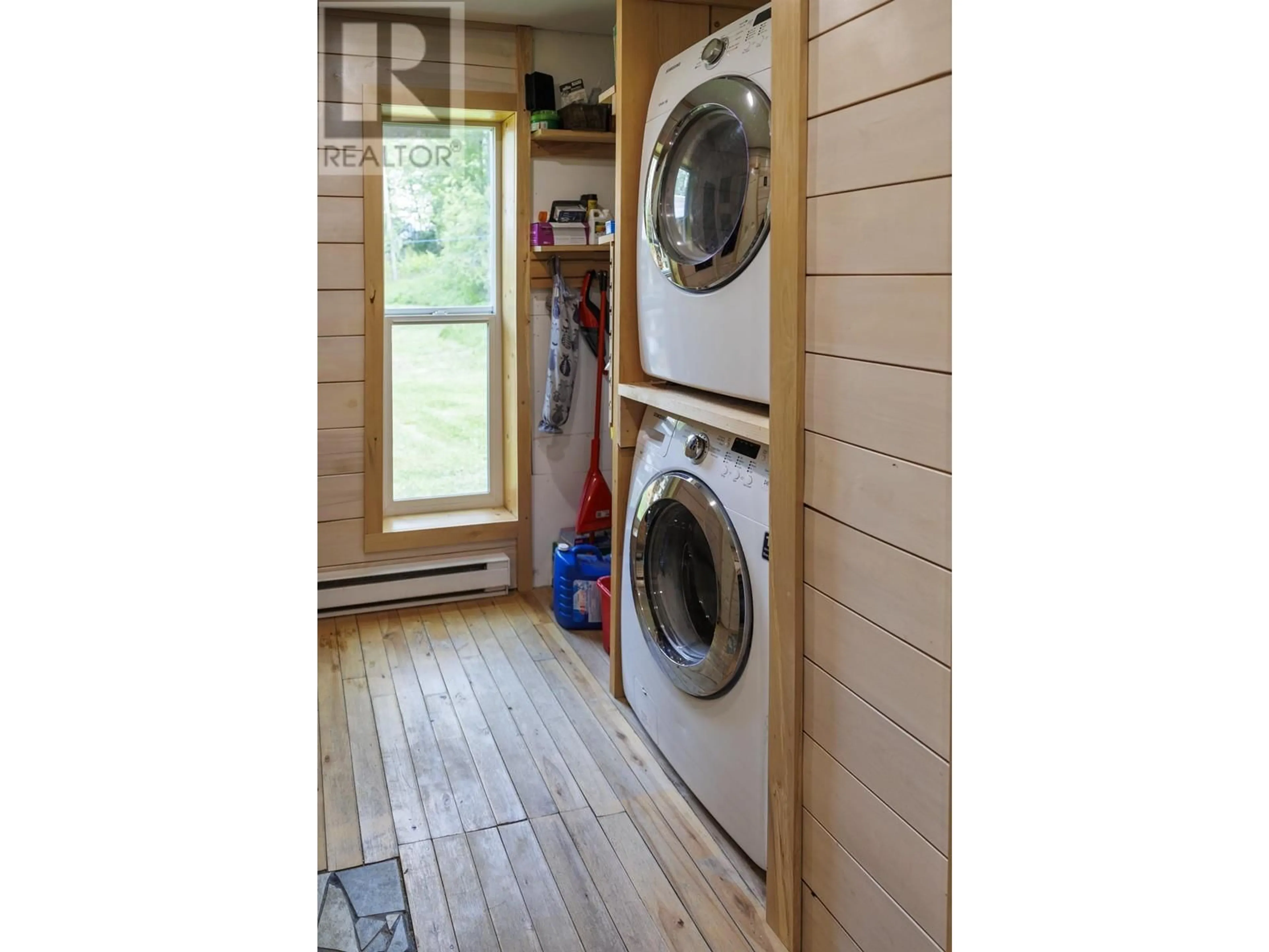 Laundry room for 9201 LOOS ROAD, McBride British Columbia V0J3E0