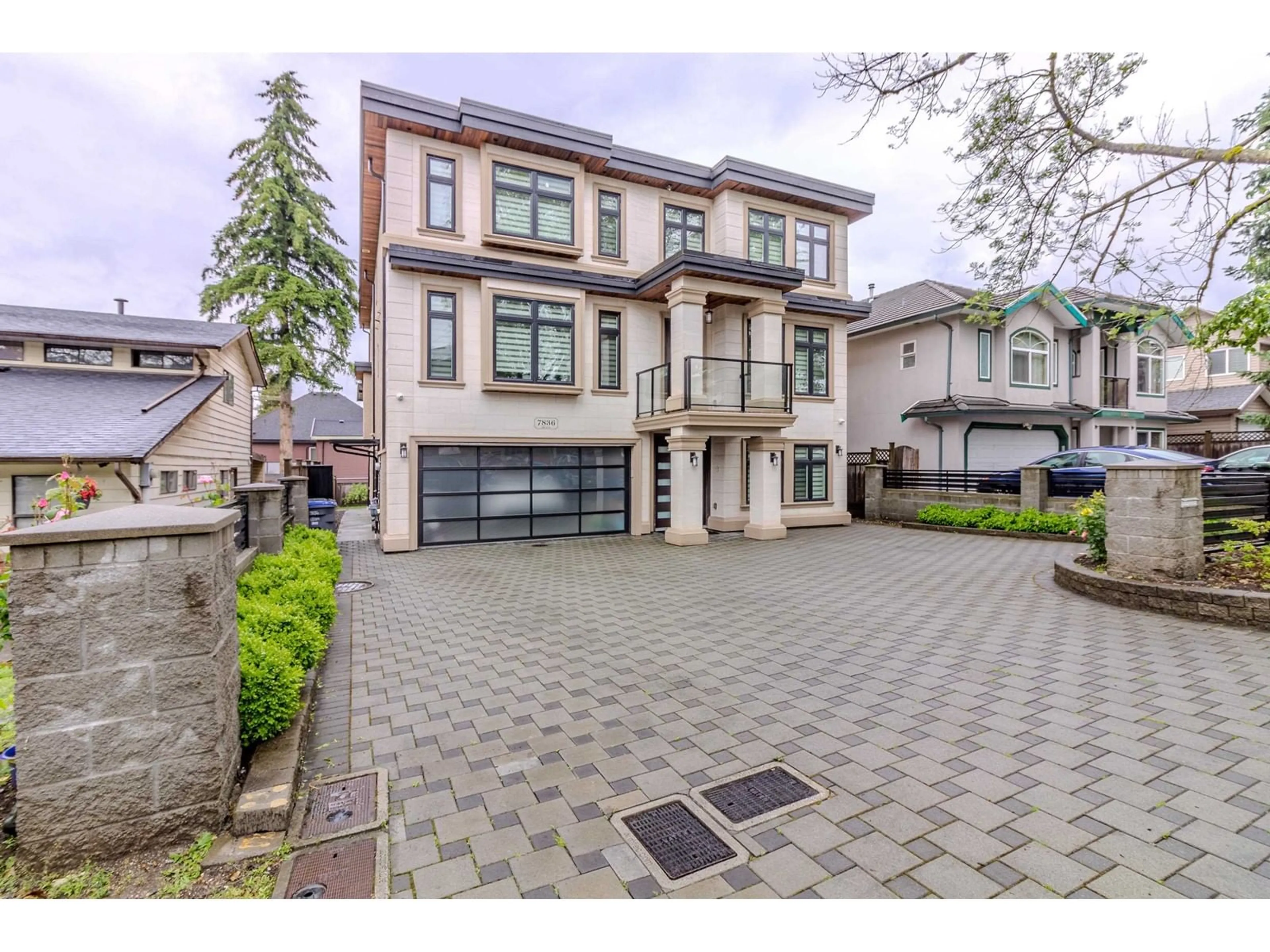Frontside or backside of a home for 7836 126A STREET, Surrey British Columbia V3W7M2