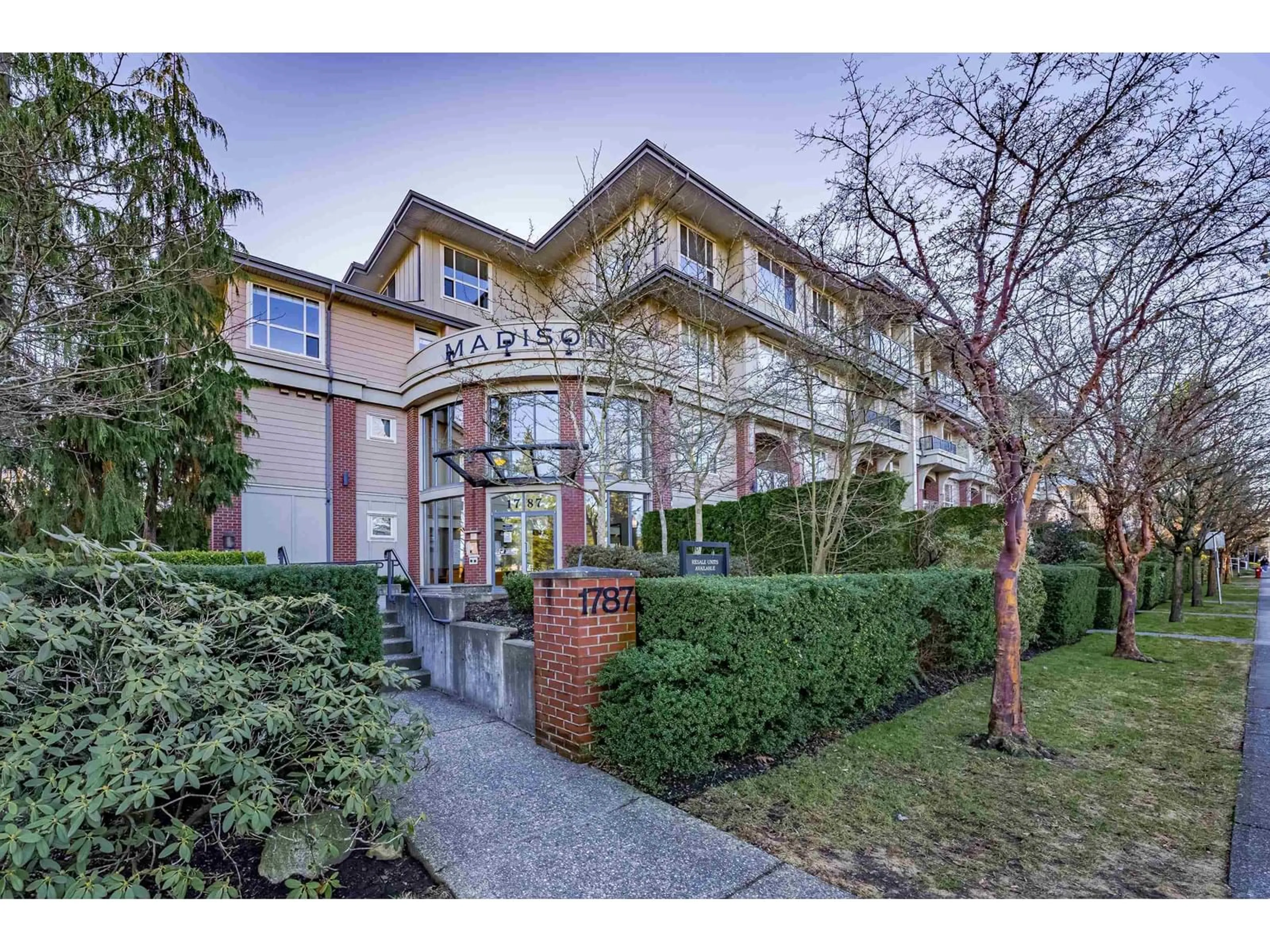 A pic from exterior of the house or condo for 315 1787 154 STREET, Surrey British Columbia V4A4S1