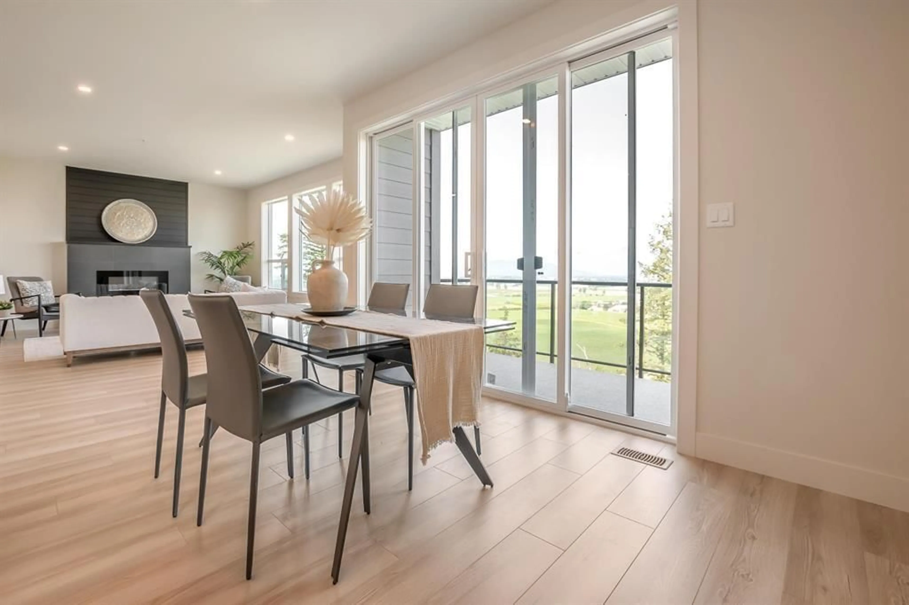 Dining room, wood floors for 23 6262 REXFORD DRIVE, Chilliwack British Columbia V2R6B4