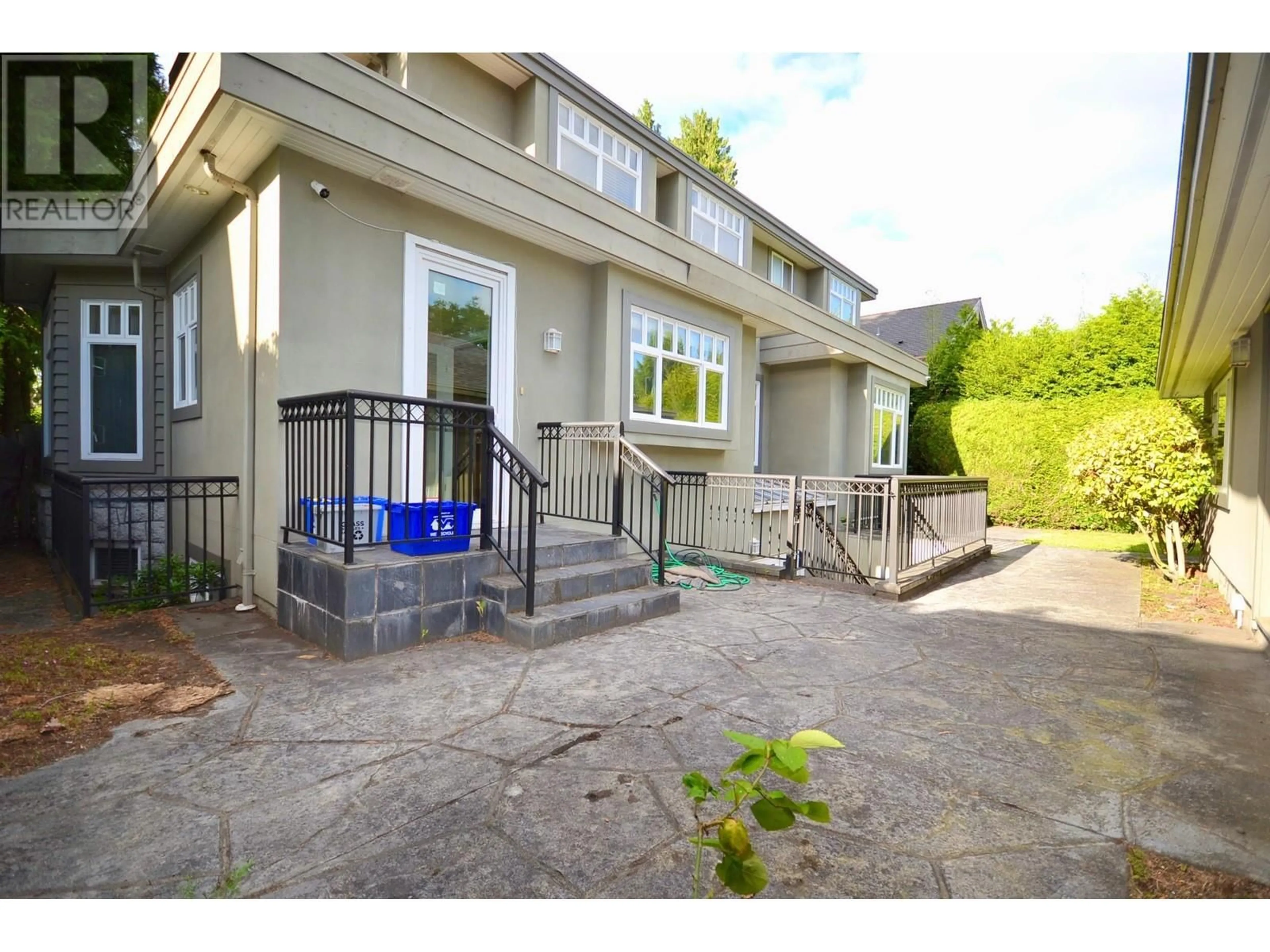 A pic from exterior of the house or condo for 1228 W 39TH AVENUE, Vancouver British Columbia V6M1T1