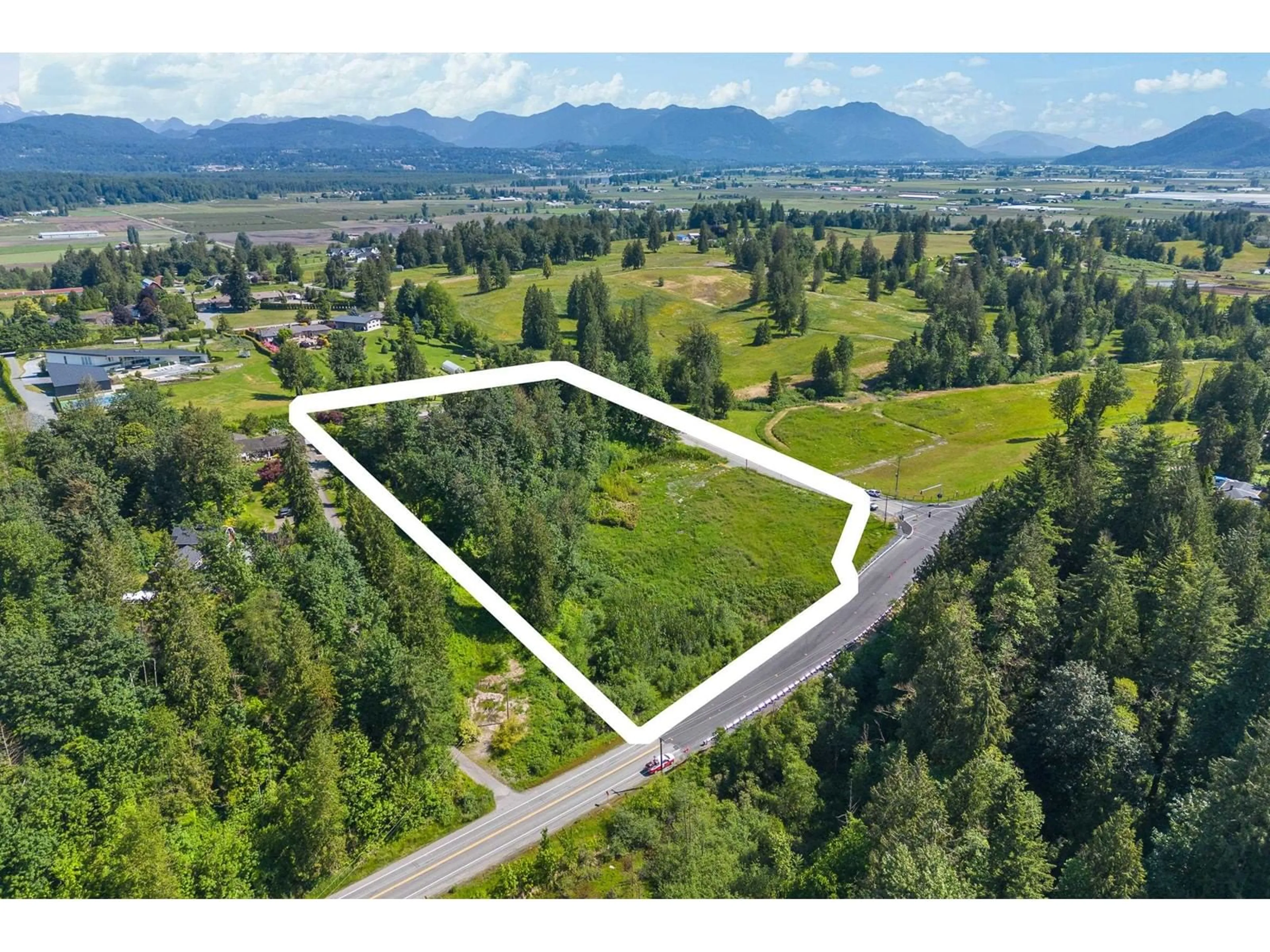 Fenced yard for 4081 TOWNLINE ROAD, Abbotsford British Columbia V4X1Y6