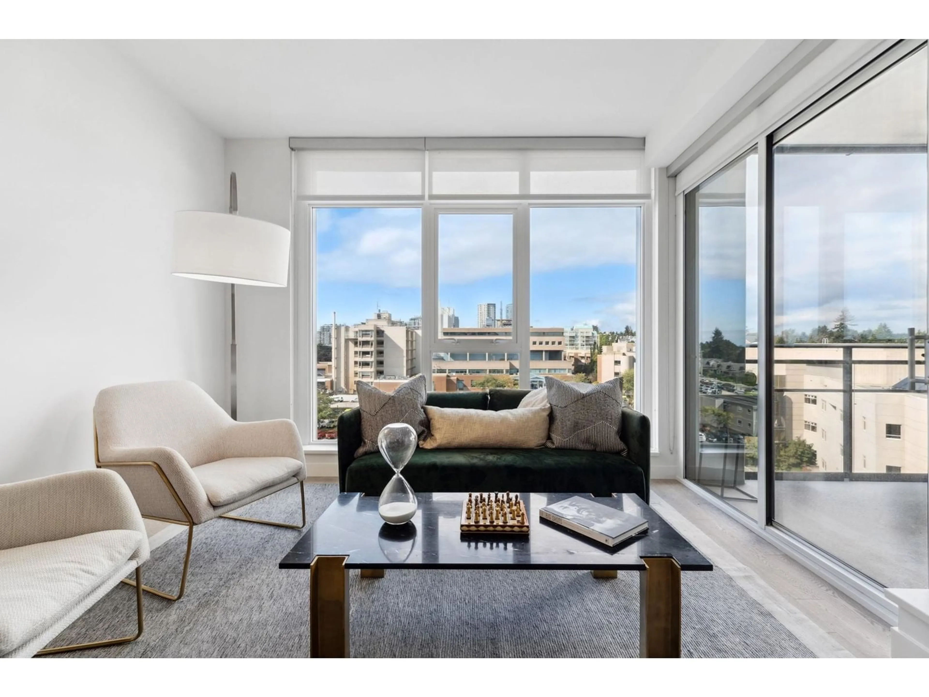 Living room with furniture, unknown for 711 - 1526 FINLAY, White Rock British Columbia V4B4L9