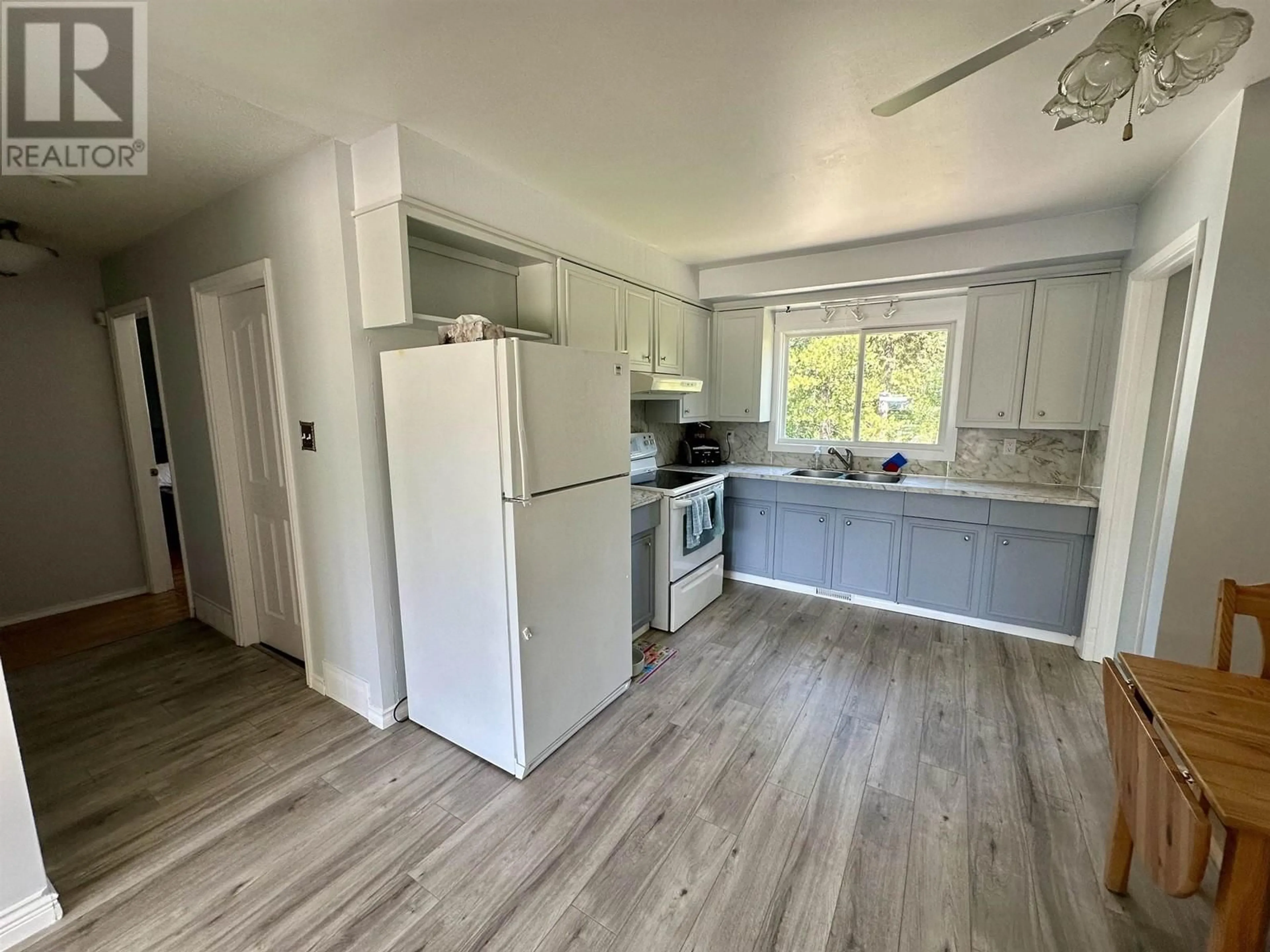 Standard kitchen for 1946 MACDONALD AVENUE, Prince George British Columbia V2K1W9