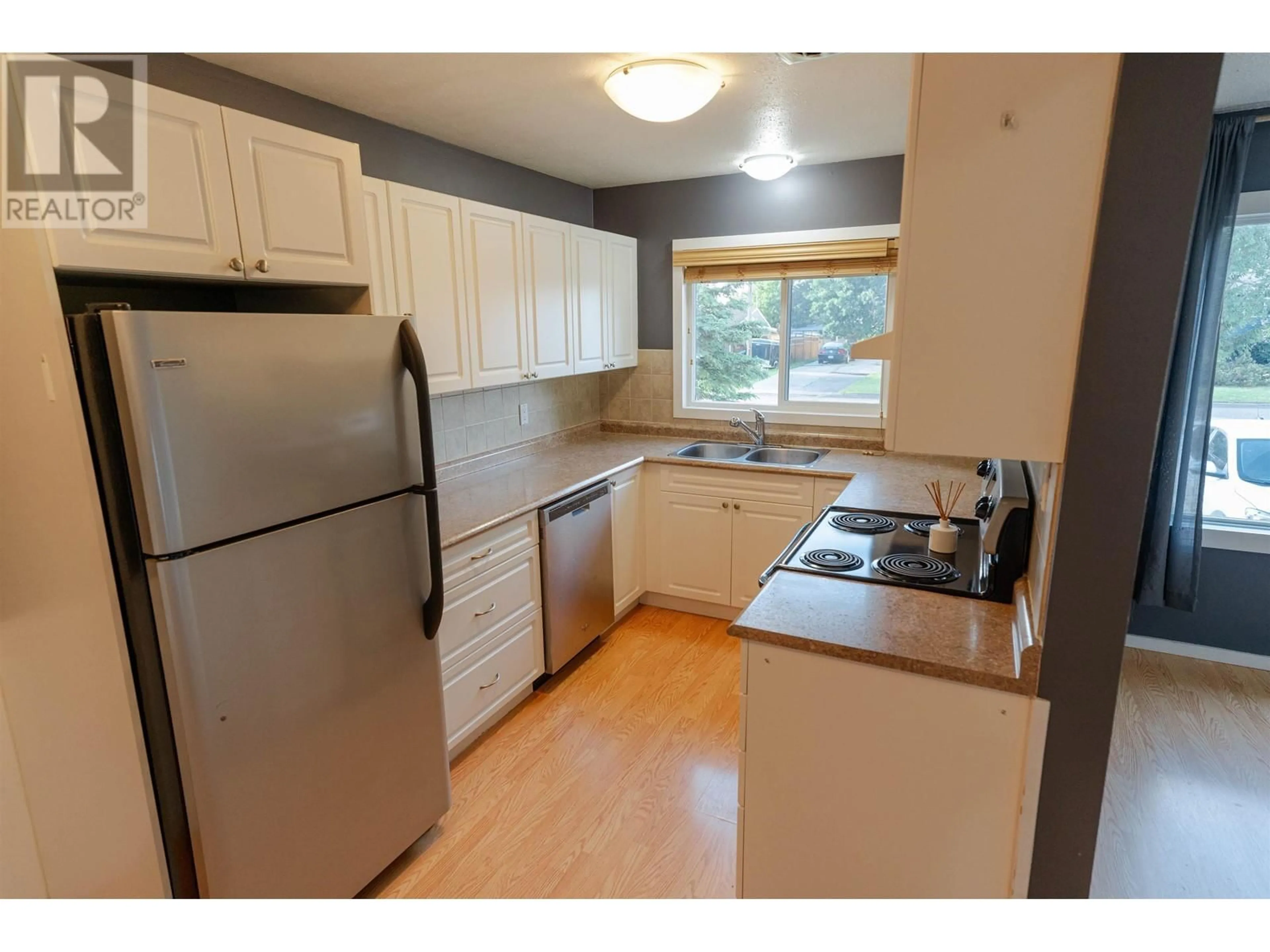 Standard kitchen for 9213 107 AVENUE, Fort St. John British Columbia V1J2P2