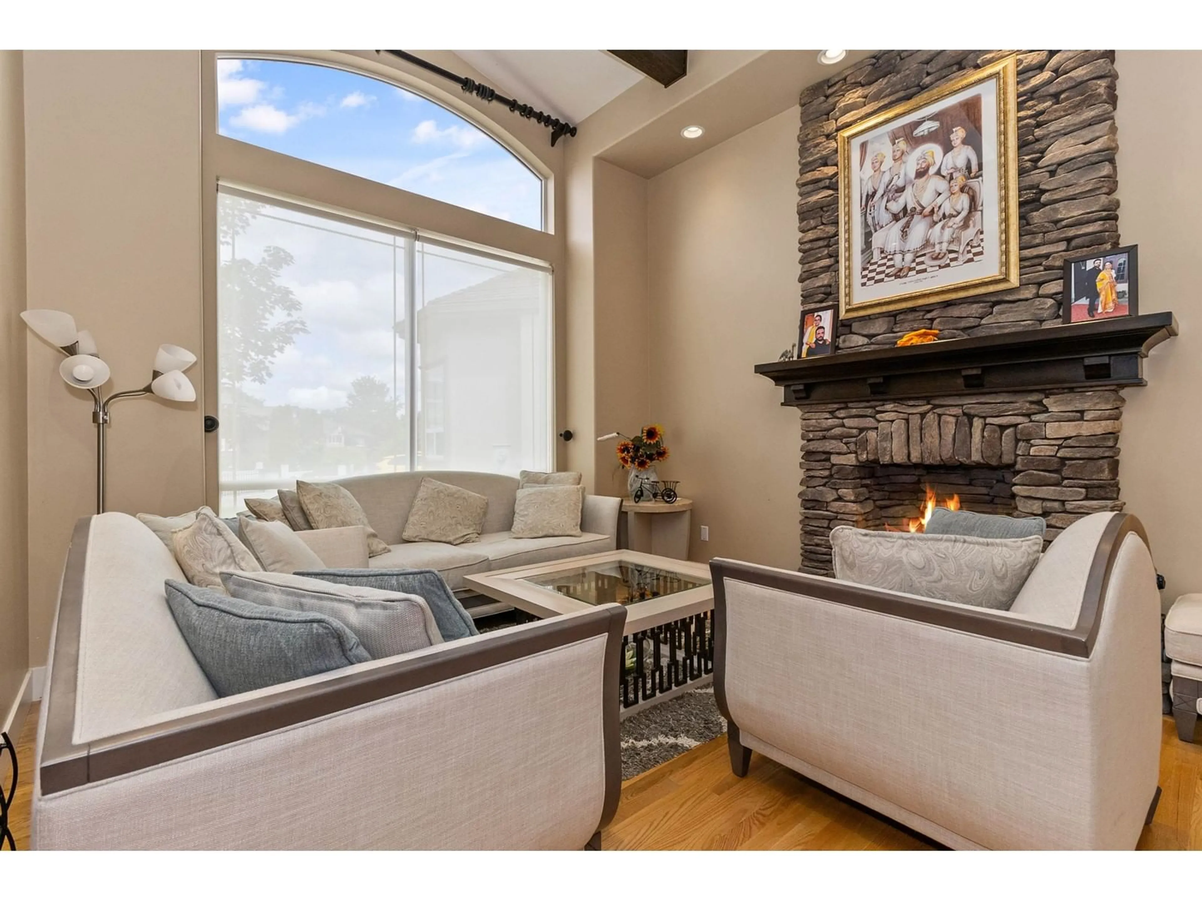 Living room with furniture, unknown for 11 - 31600 OLD YALE, Abbotsford British Columbia V2T2B5