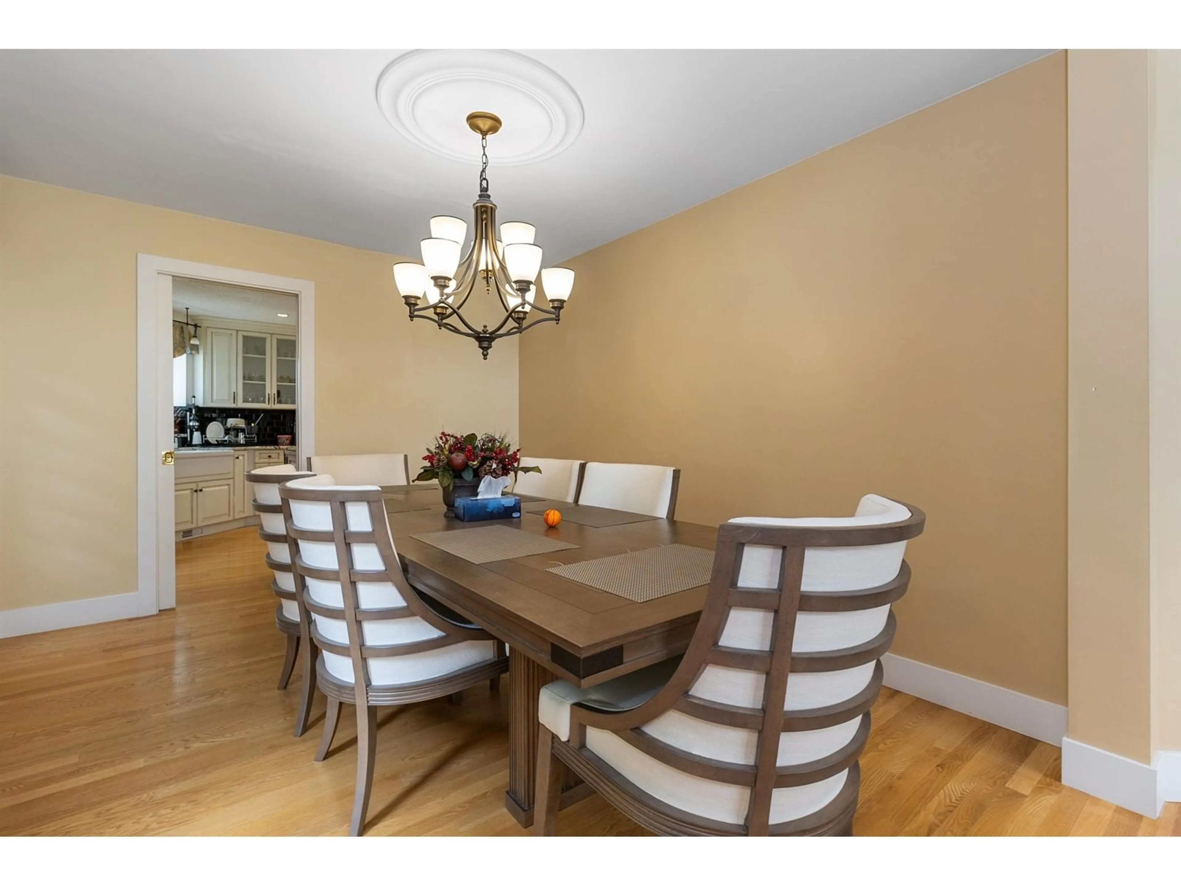 Dining room, wood/laminate floor for 11 - 31600 OLD YALE, Abbotsford British Columbia V2T2B5