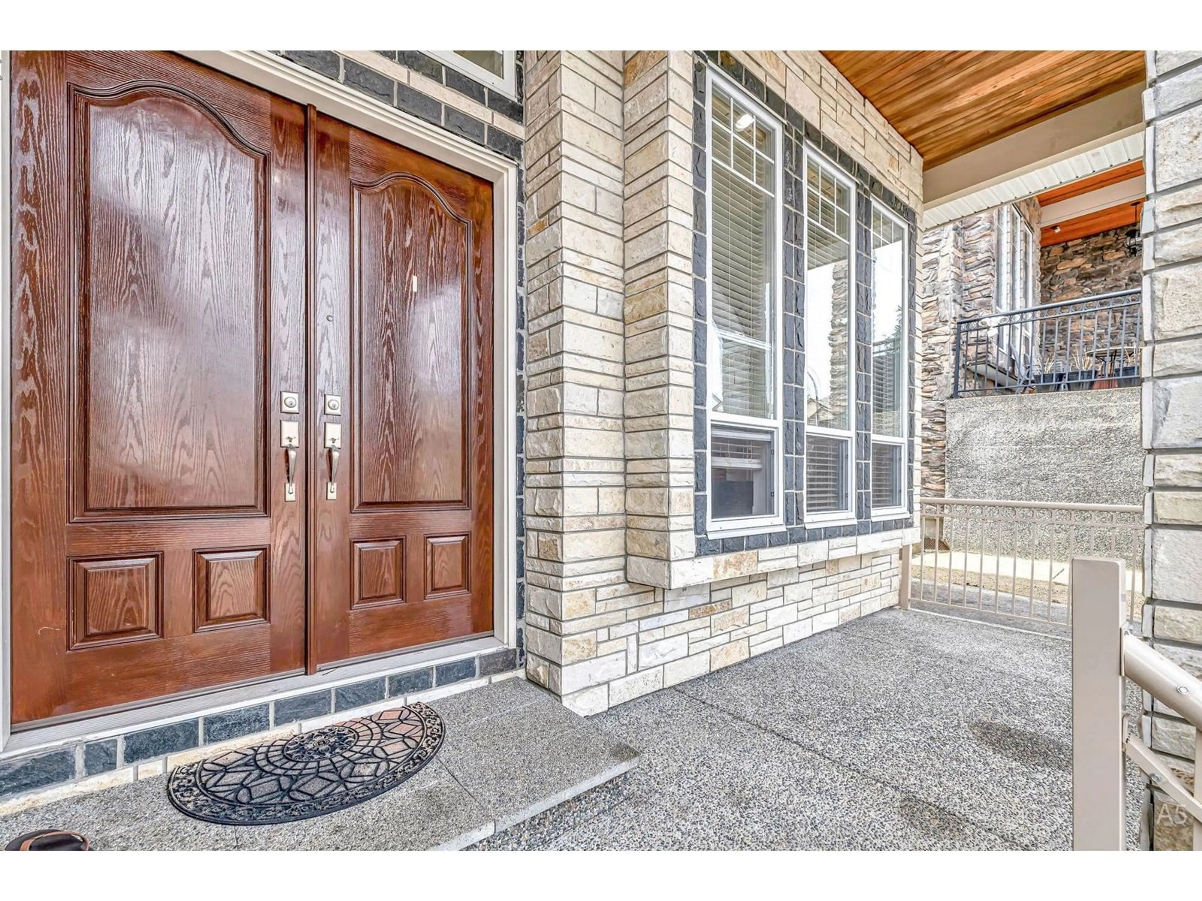 Indoor entryway for 15076 70 AVENUE, Surrey British Columbia V3S2H9