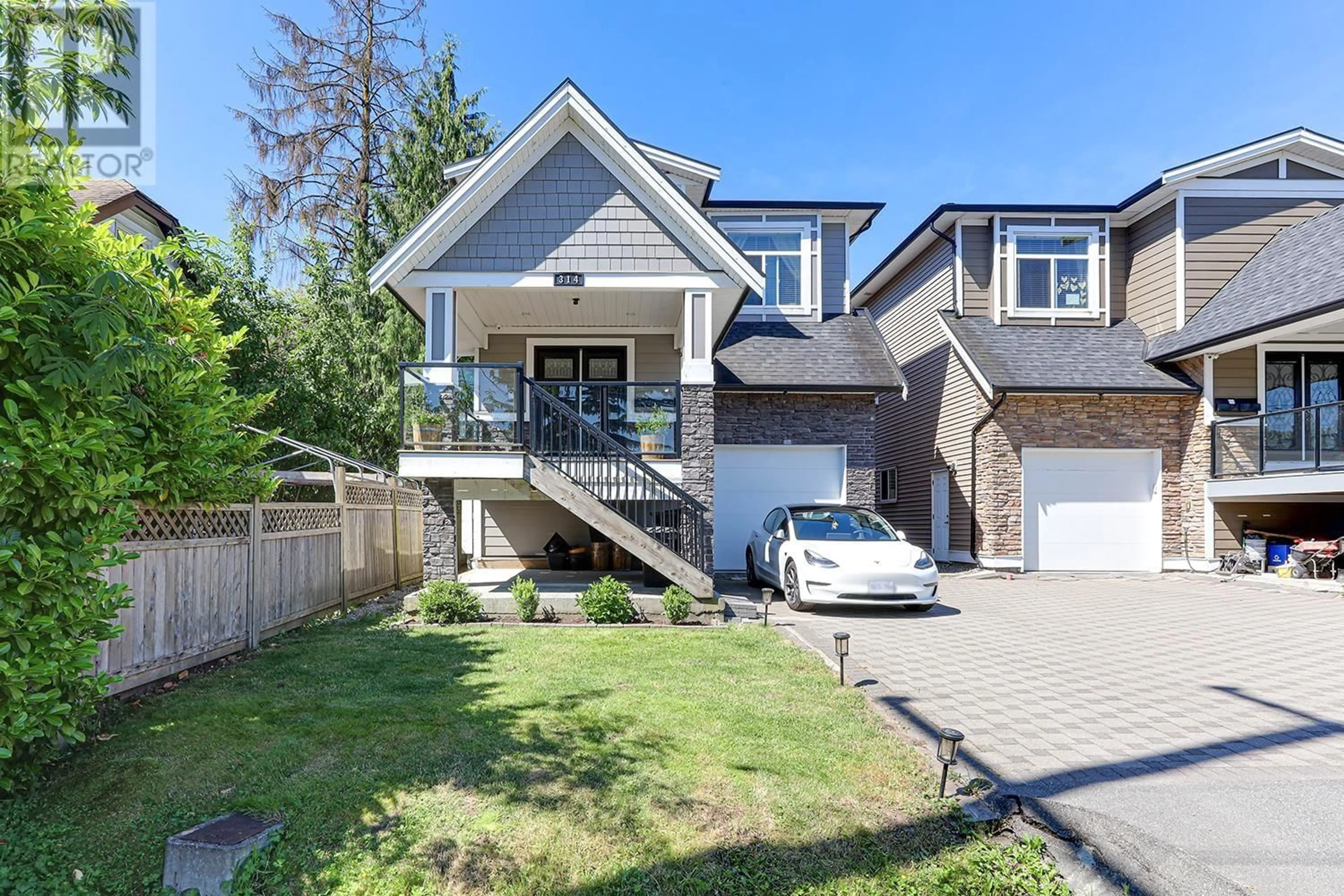 Frontside or backside of a home for 314 JOHNSTON STREET, New Westminster British Columbia V3M5H5