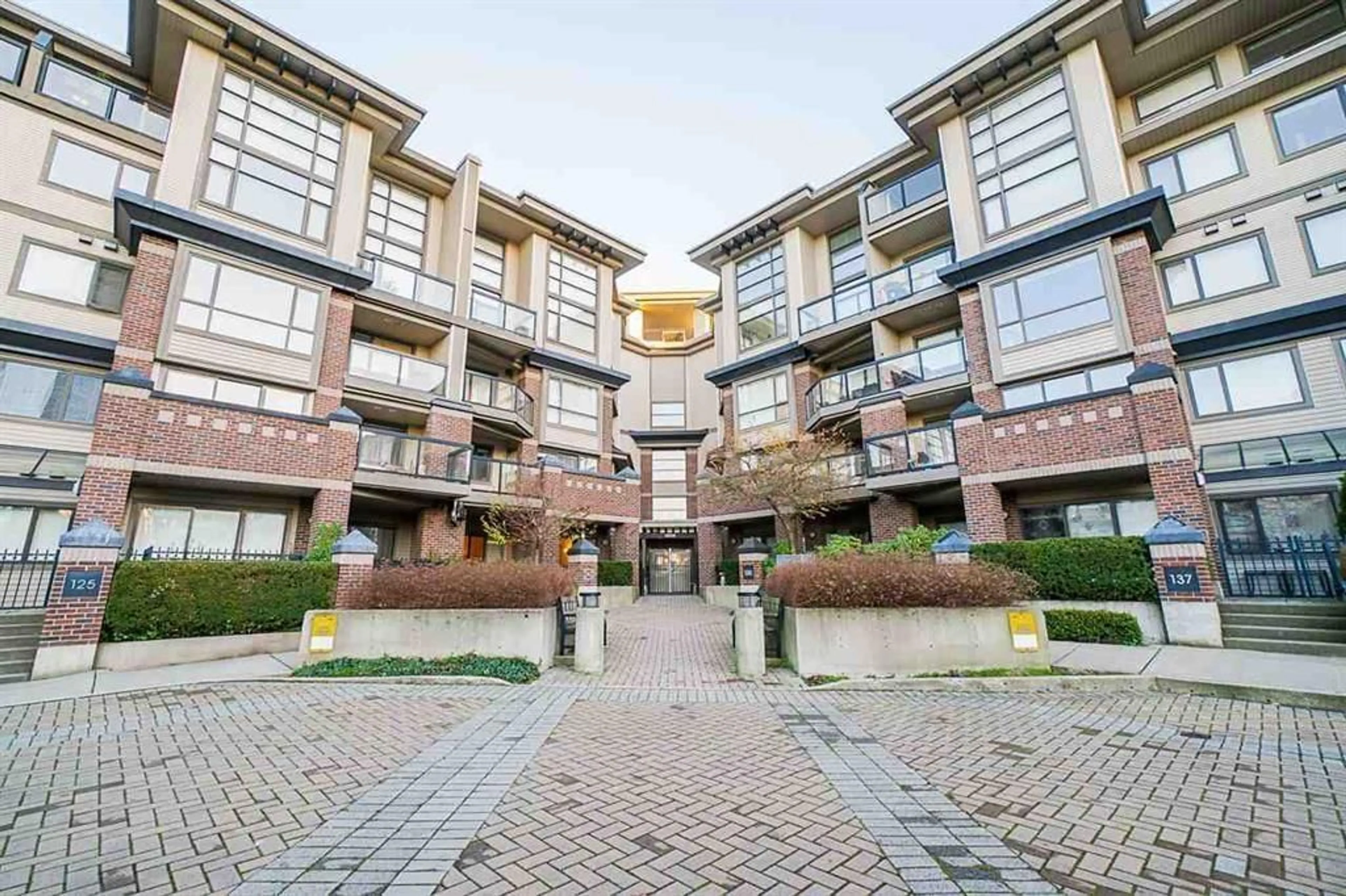 A pic from exterior of the house or condo for 236 10838 CITY PARKWAY, Surrey British Columbia V3T5X9