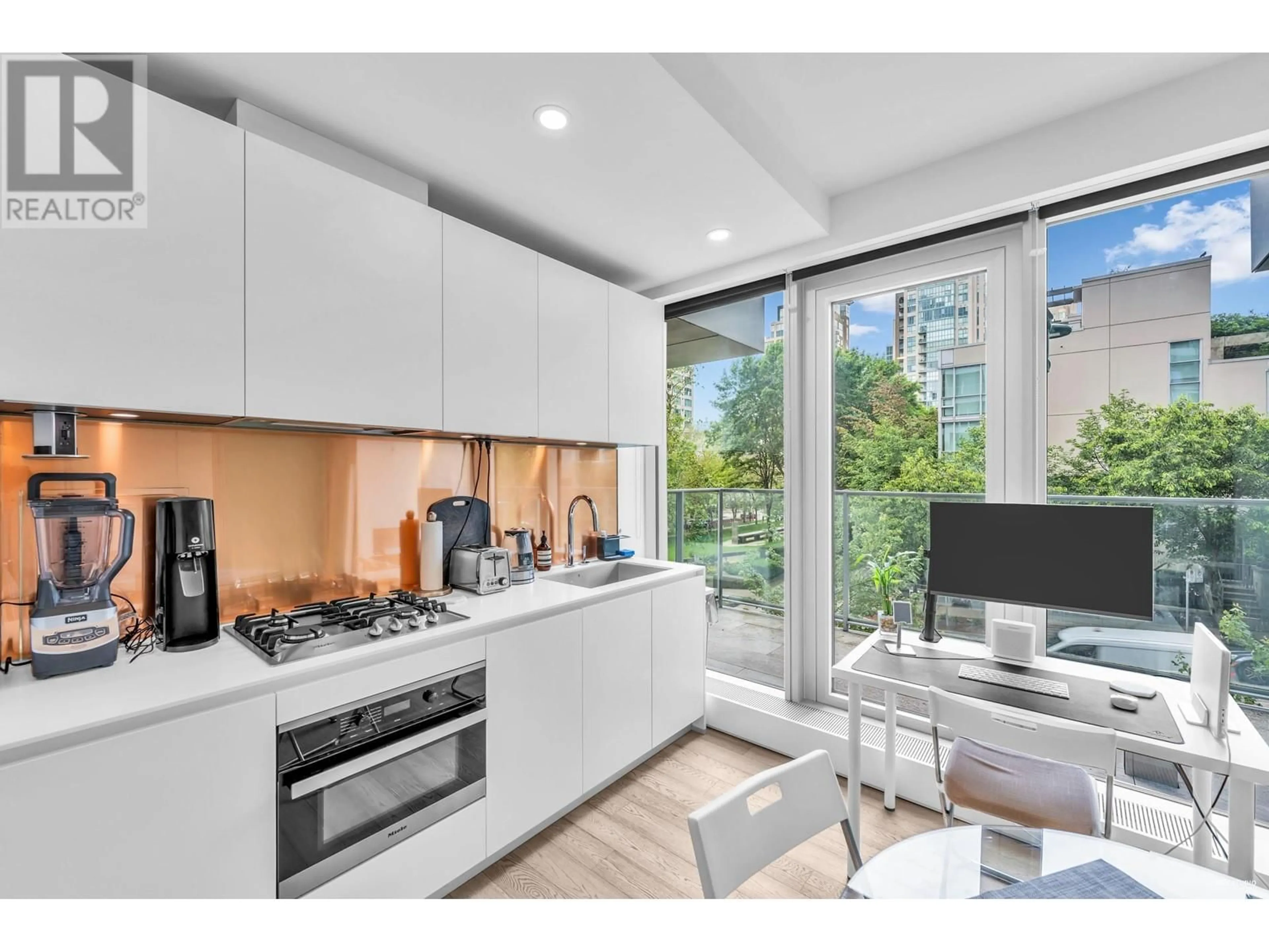 Standard kitchen for 303 1480 HOWE STREET, Vancouver British Columbia V6Z0G5