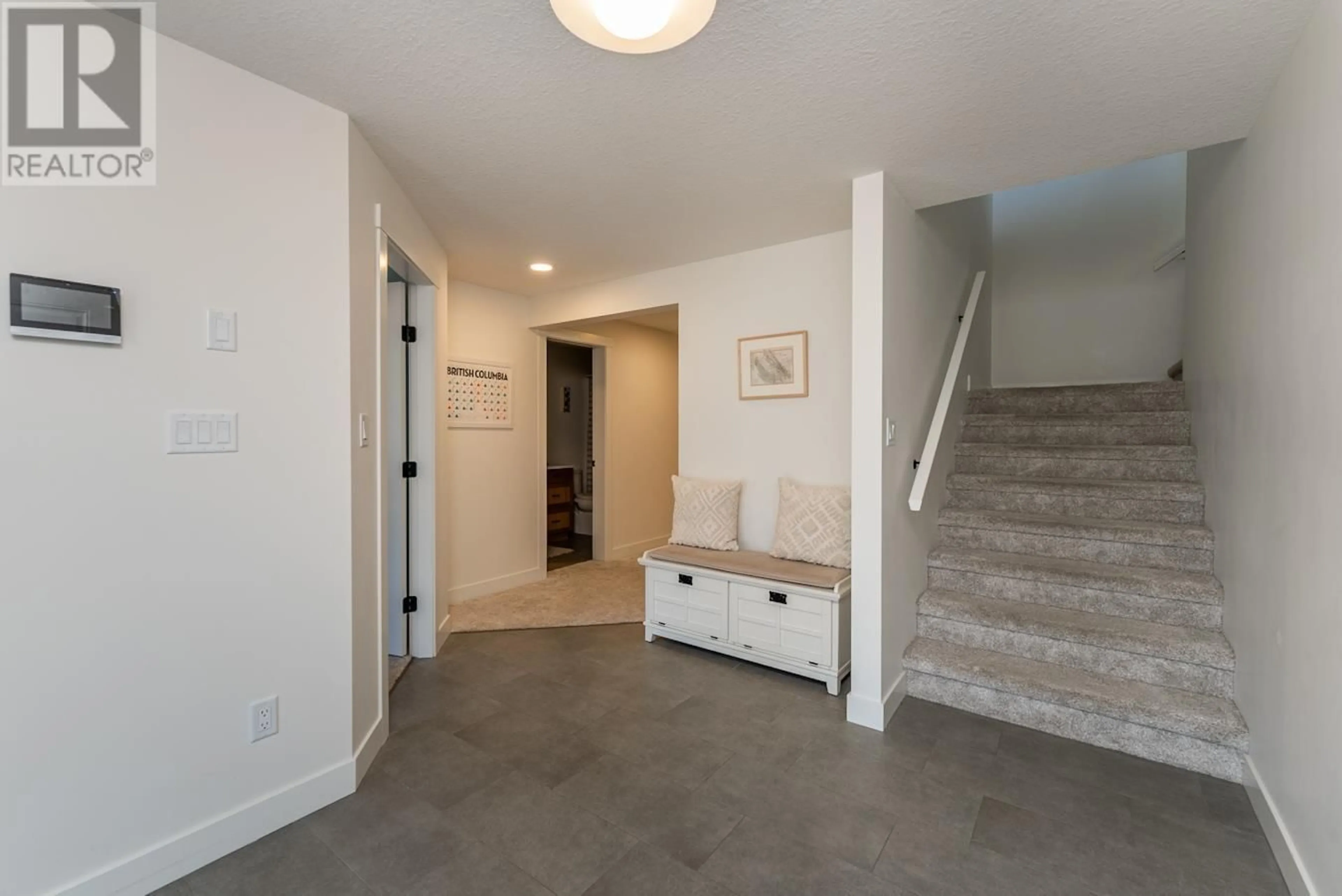 Indoor entryway for 2818 LINKS DRIVE, Prince George British Columbia V2K0B3