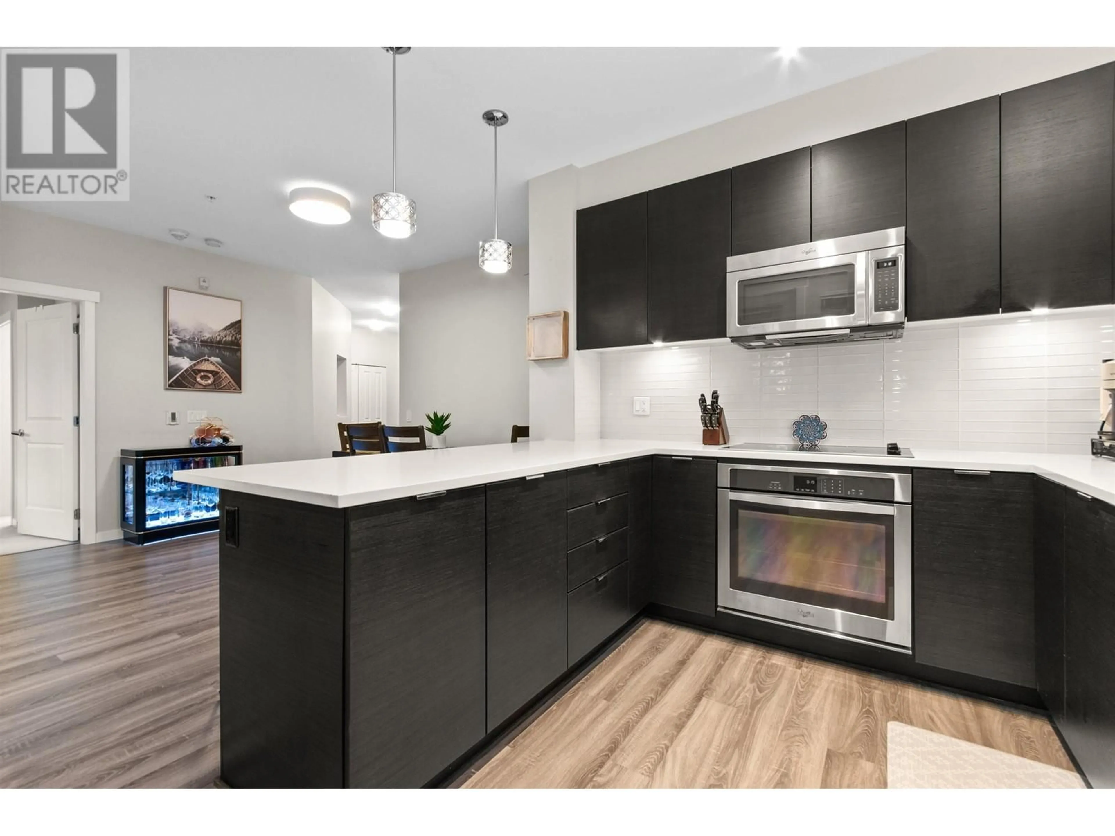 Standard kitchen for 305 2665 MOUNTAIN HIGHWAY, North Vancouver British Columbia V7J0A8