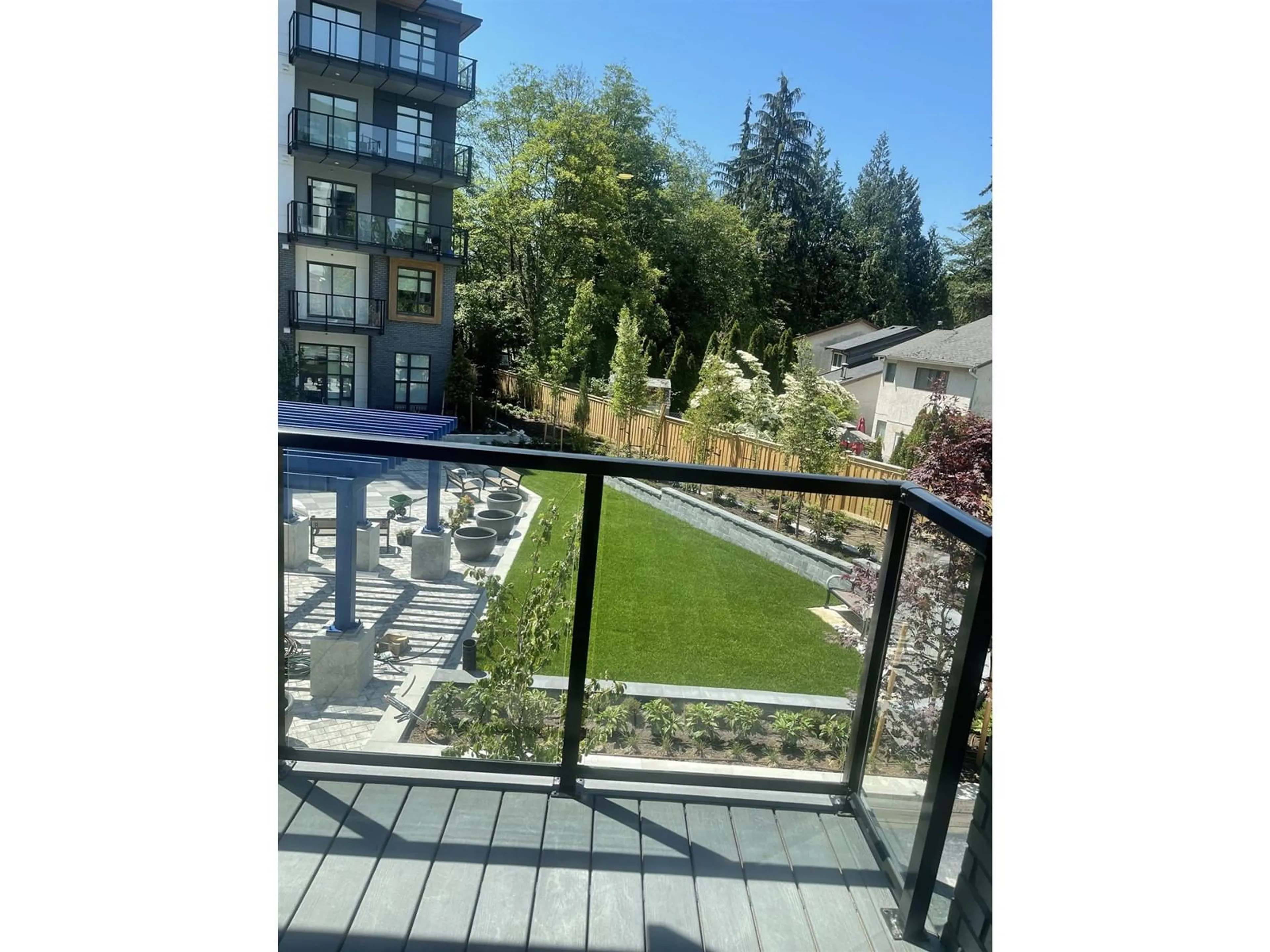 Patio for 223 13968 LAUREL DRIVE, Surrey British Columbia V3T0S9