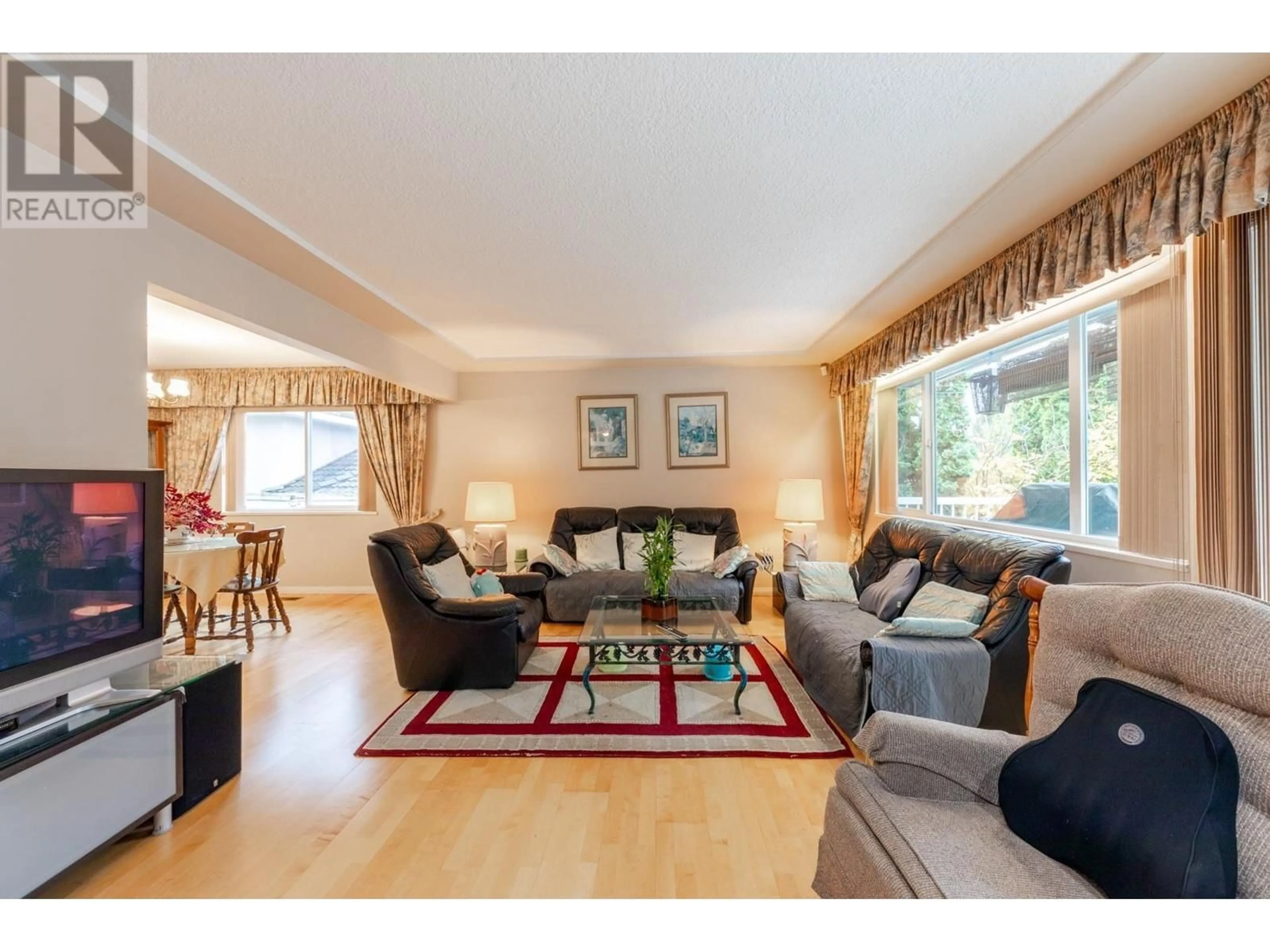 Living room for 8080 MINLER ROAD, Richmond British Columbia V7C3T7