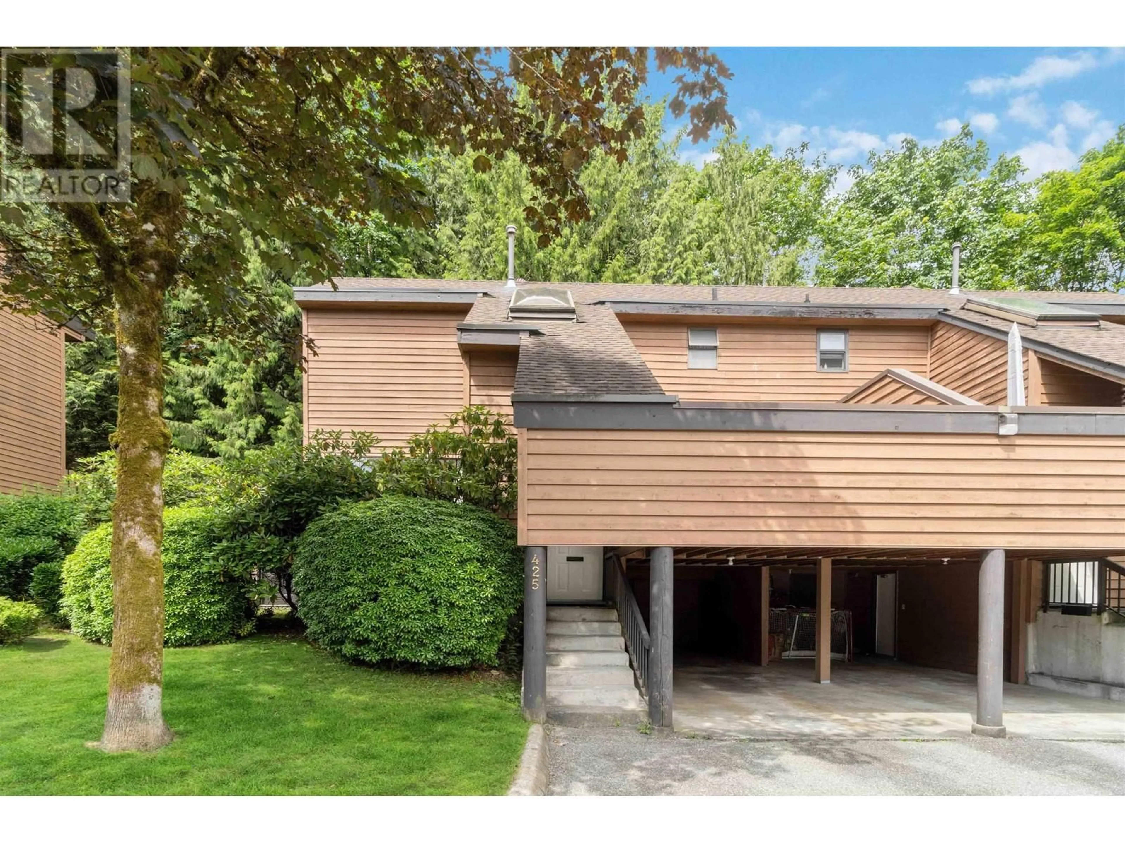 Frontside or backside of a home, cottage for 425 CARDIFF WAY, Port Moody British Columbia V3H3S9