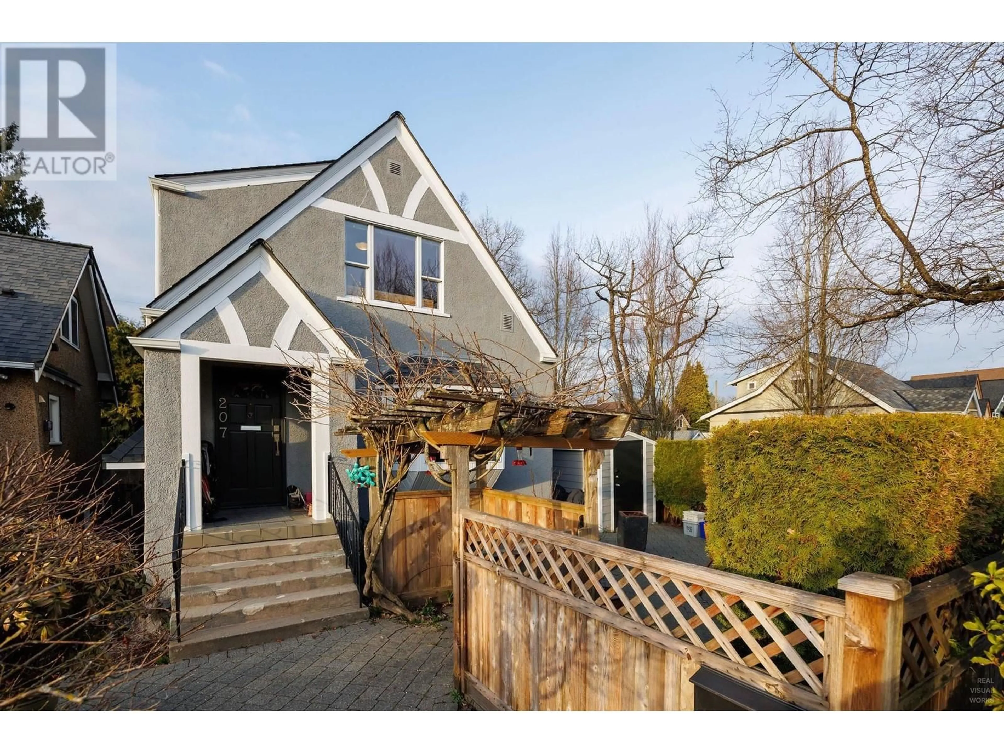 Frontside or backside of a home for 207 W 19TH AVENUE, Vancouver British Columbia V5Y2B6