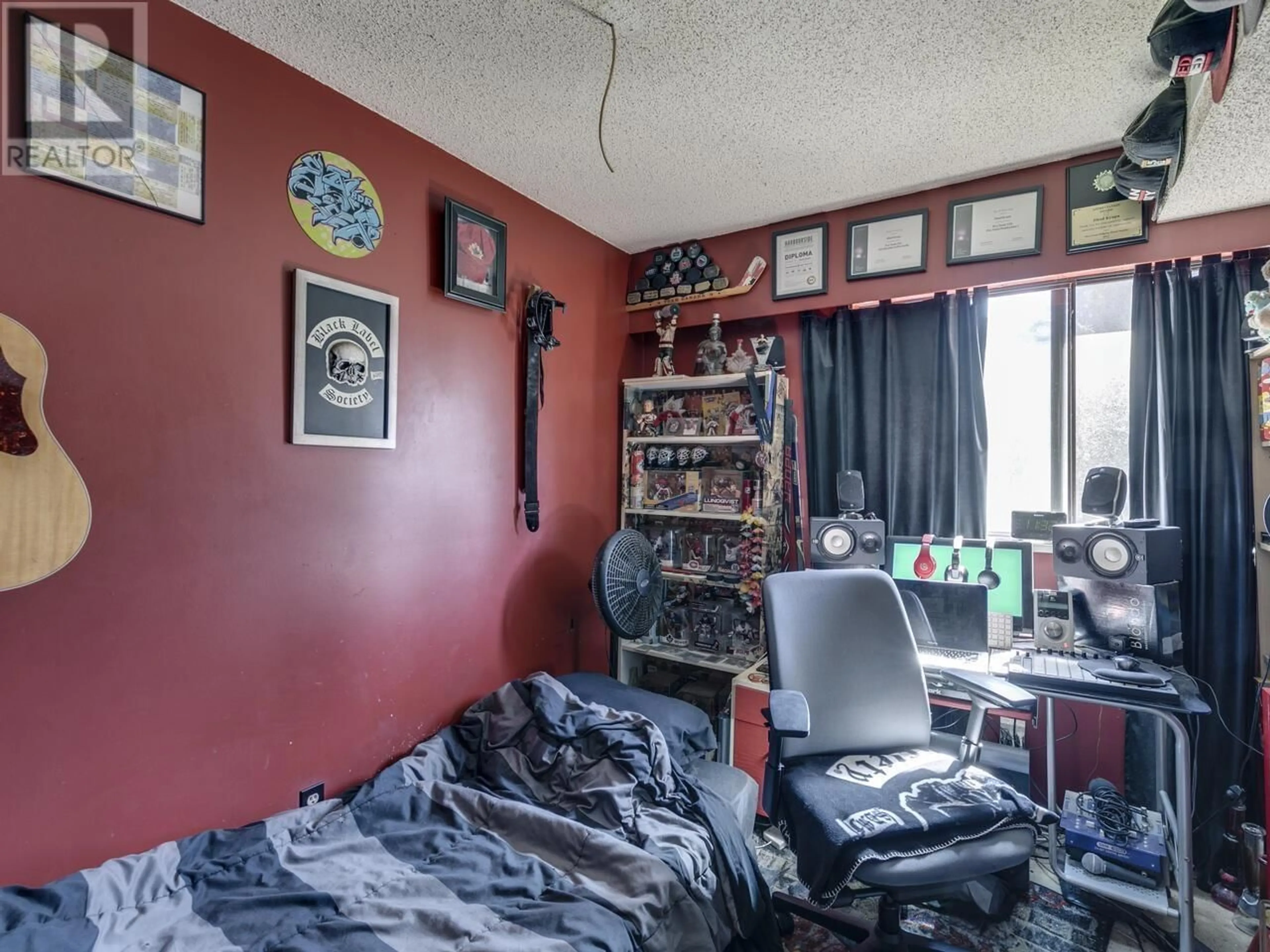 A pic of a room for 2038 PURCELL WAY, North Vancouver British Columbia V7J3K3