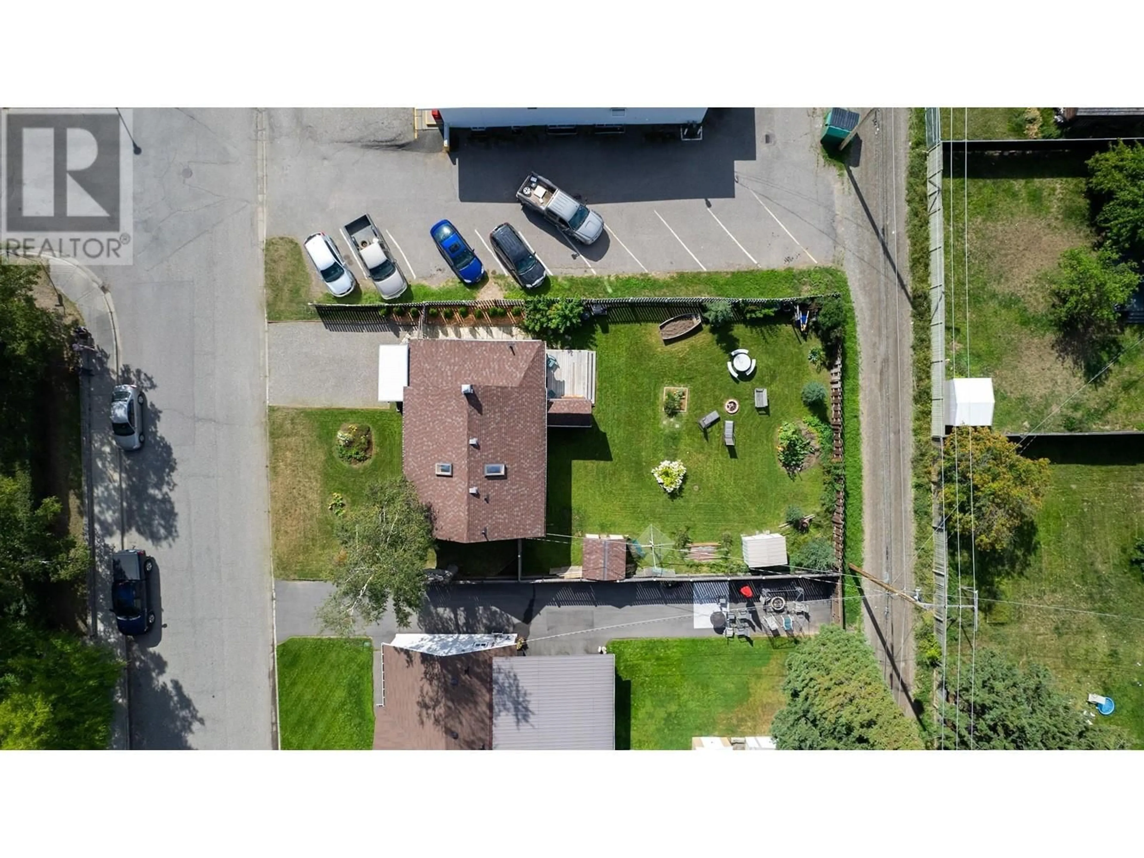 Frontside or backside of a home for 695 ALWARD STREET, Prince George British Columbia V2M2E6