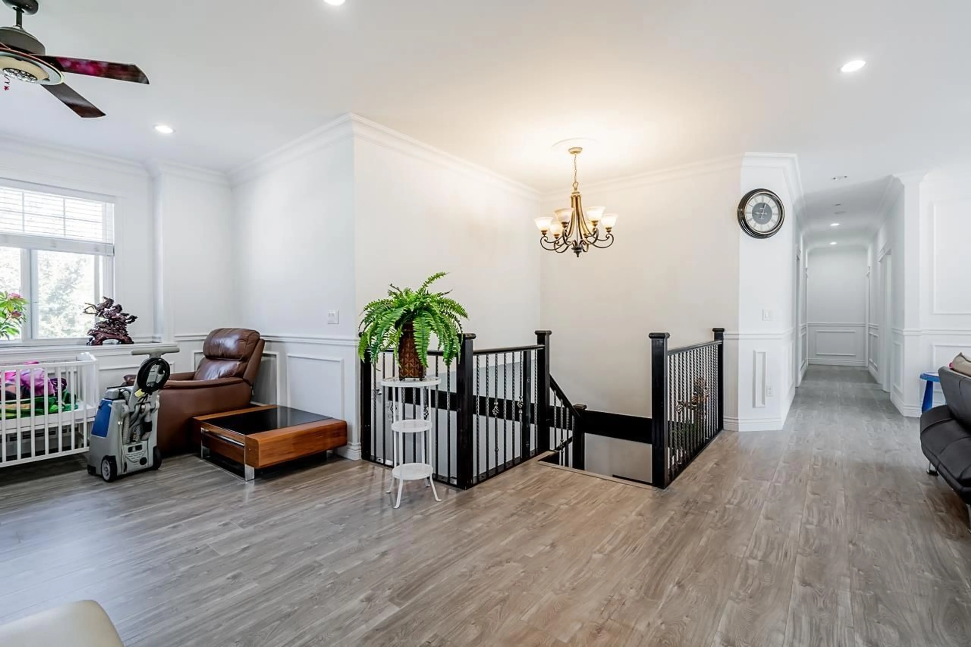 Indoor foyer for 15984 92 AVENUE, Surrey British Columbia V4N2X6