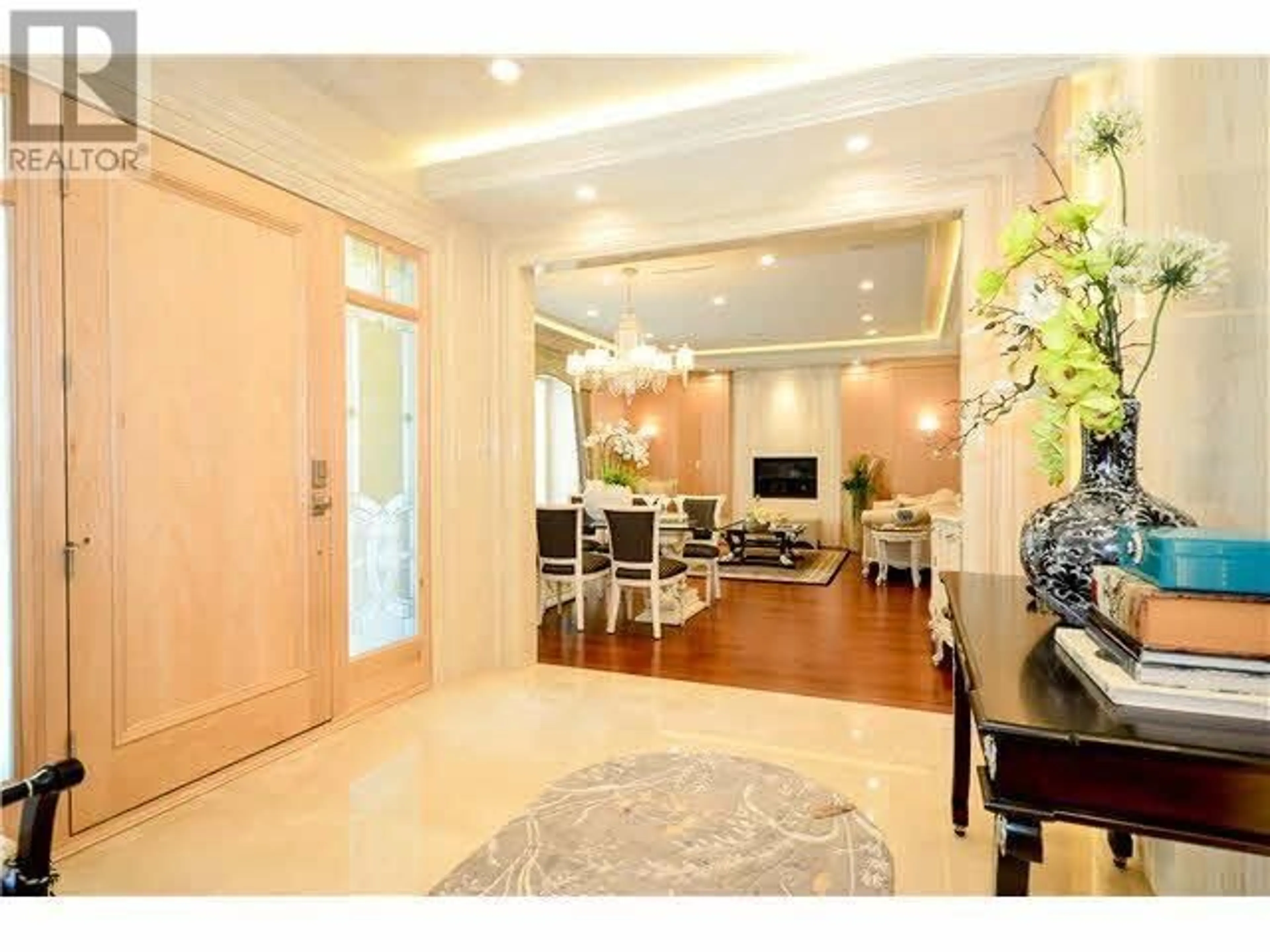 Indoor foyer for 4239 PINE CRESCENT, Vancouver British Columbia V6J4K8