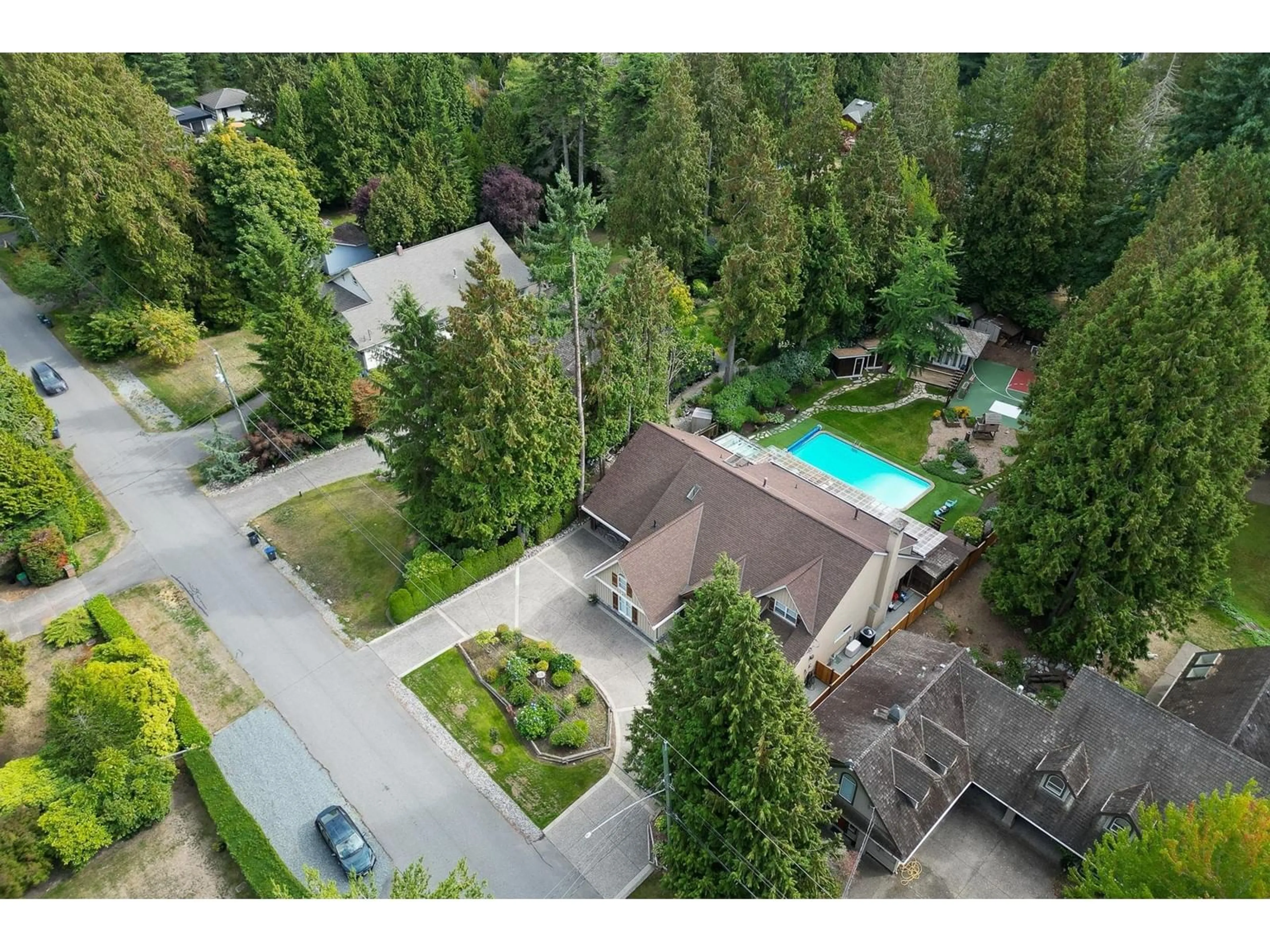 Indoor or outdoor pool for 12532 23 AVENUE, Surrey British Columbia V4A2C4