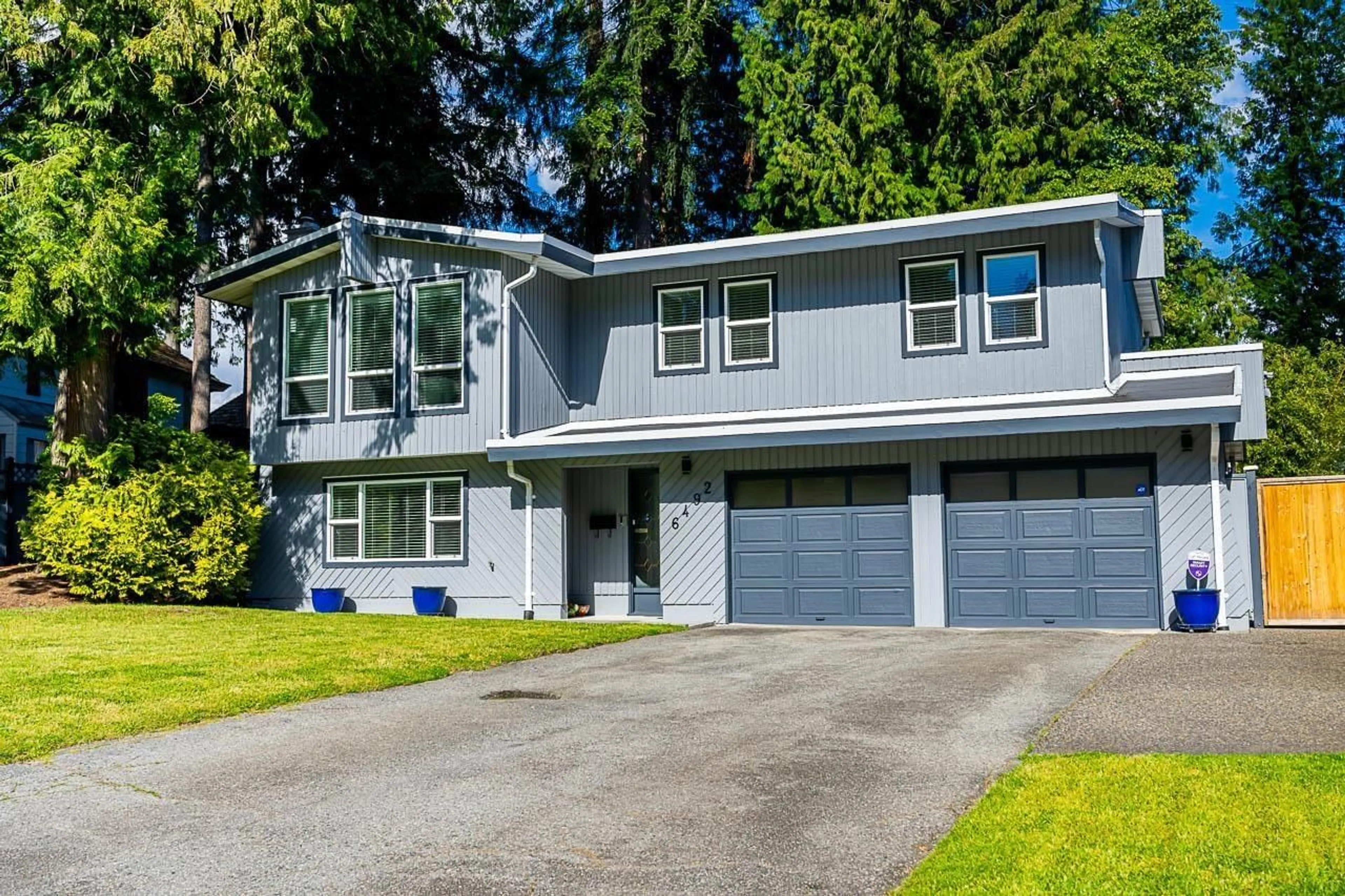 Frontside or backside of a home for 6492 SUMMIT CRESCENT, Delta British Columbia V4E2C4