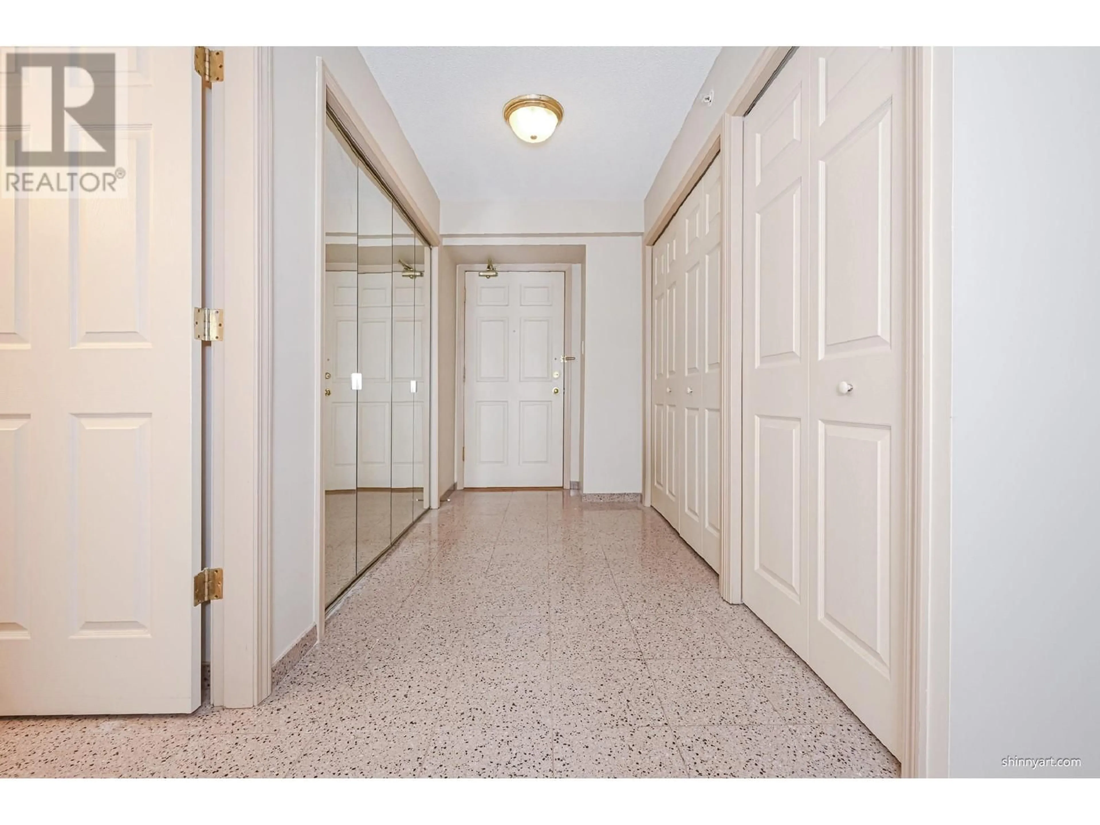 Indoor foyer, unknown floor for 502 1159 MAIN STREET, Vancouver British Columbia V6A4B6