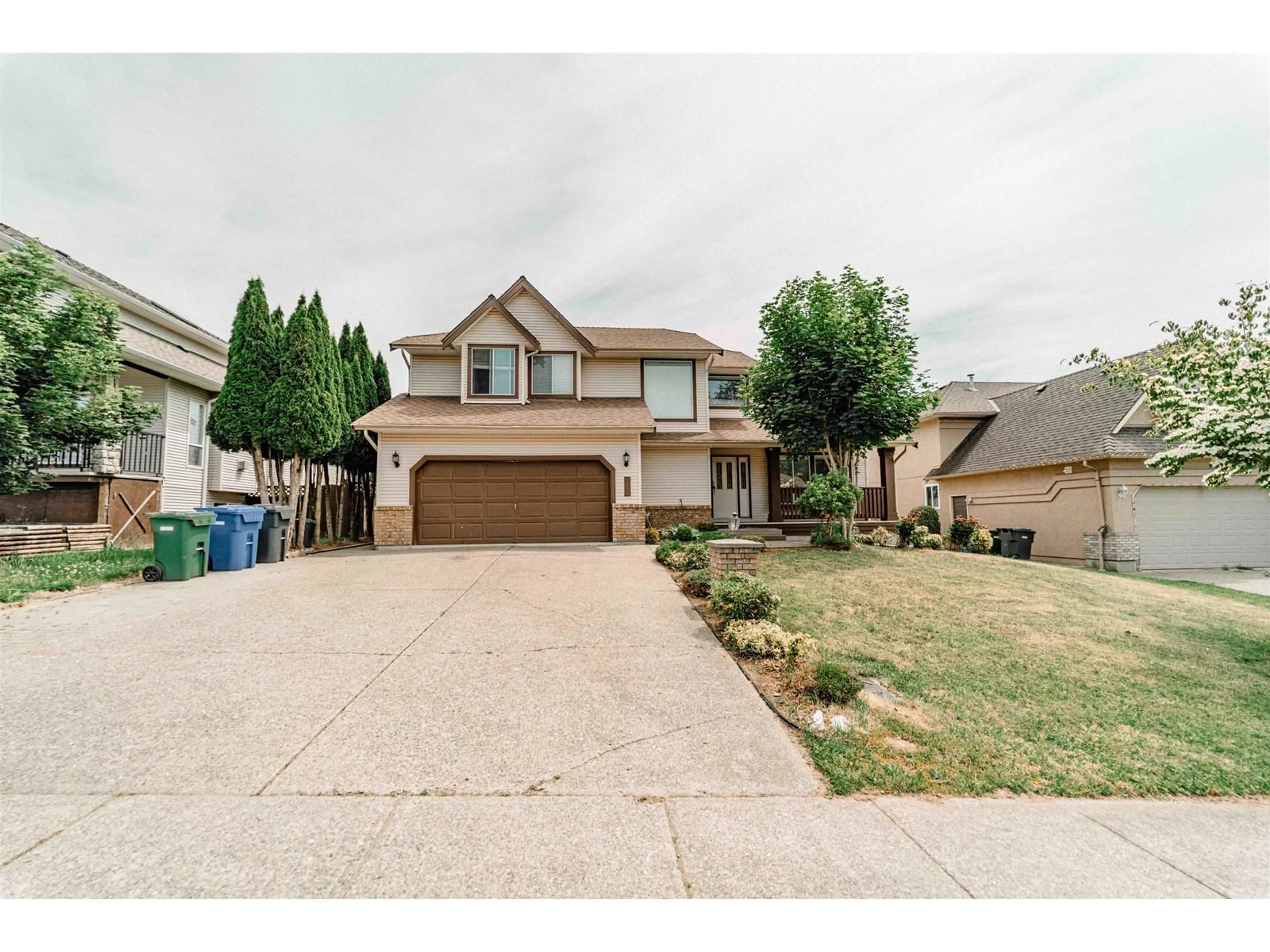 Frontside or backside of a home, the street view for 3156 MALLARD STREET, Abbotsford British Columbia V2T5K6