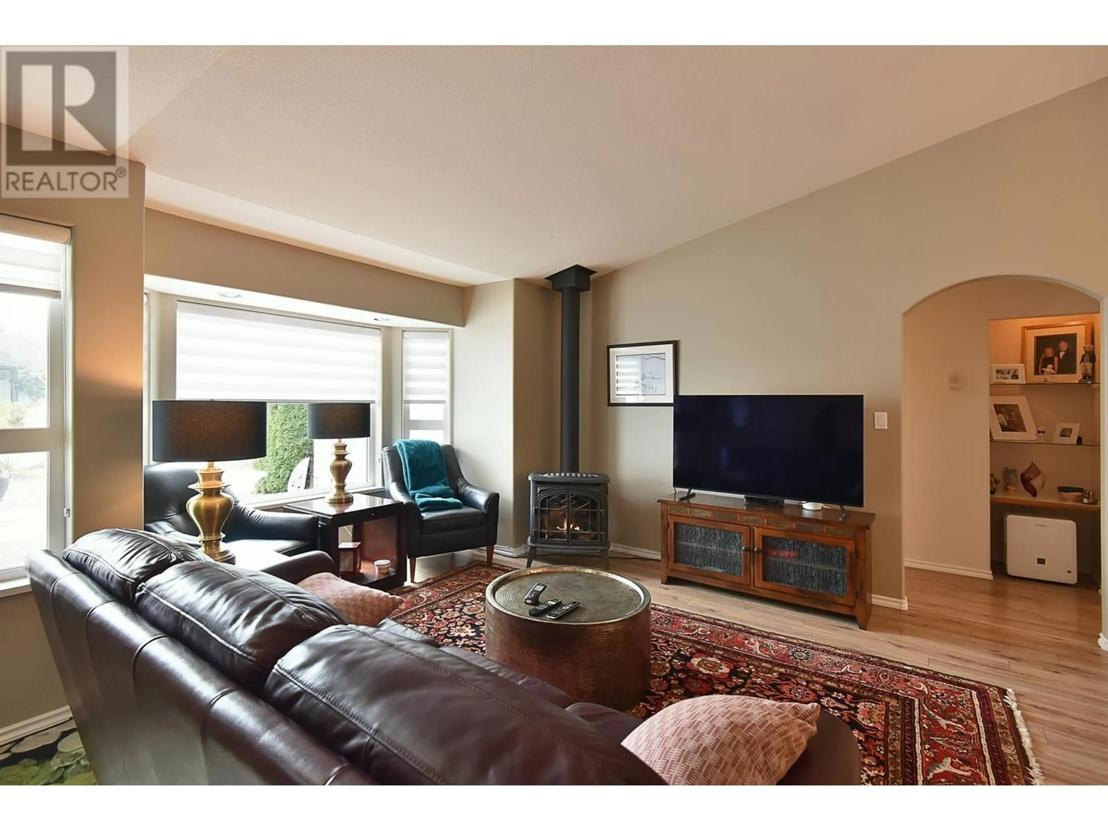 Living room for 5643 CURTIS PLACE, Sechelt British Columbia V7Z0R9