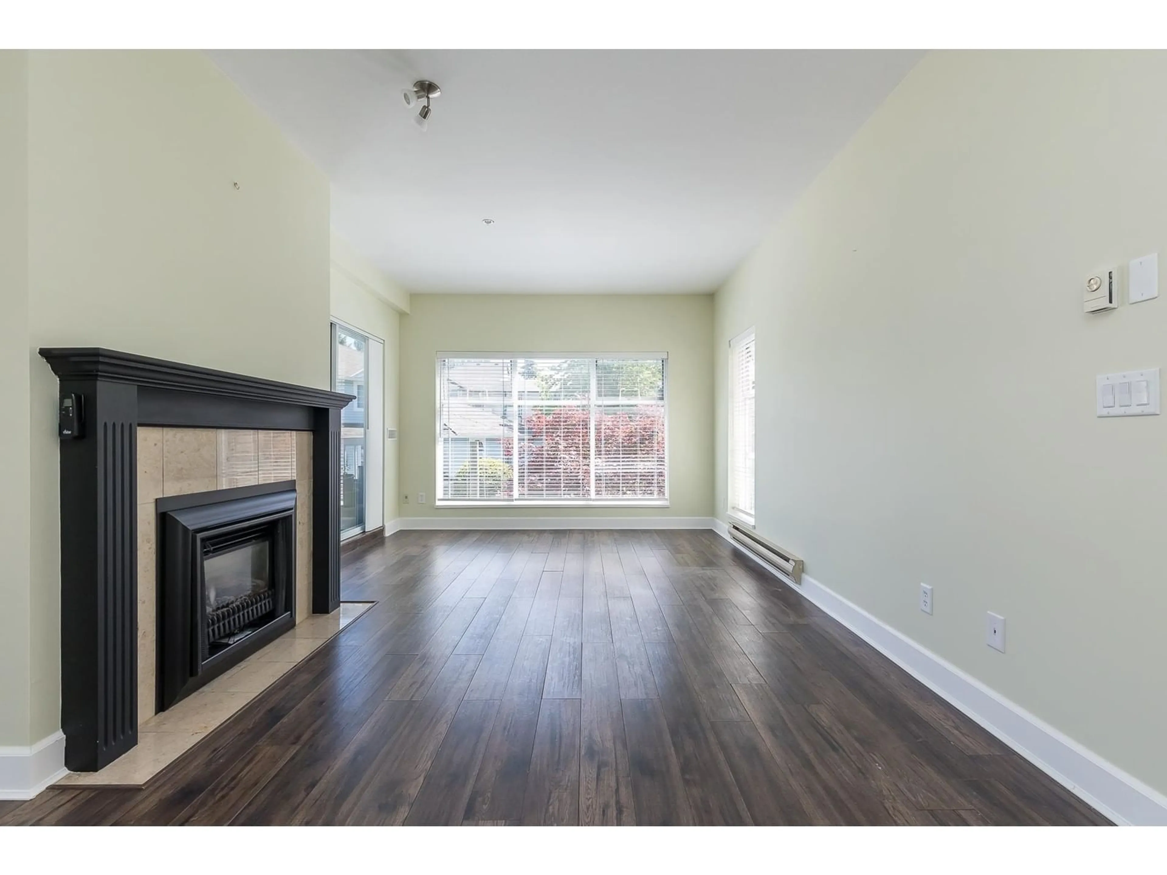 A pic of a room for 226 13911 70 AVENUE, Surrey British Columbia V3W6B4