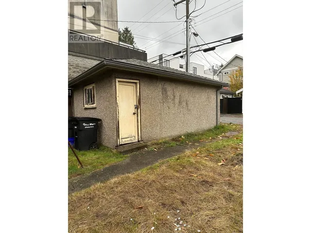 1929 BROADWAY, Vancouver 3