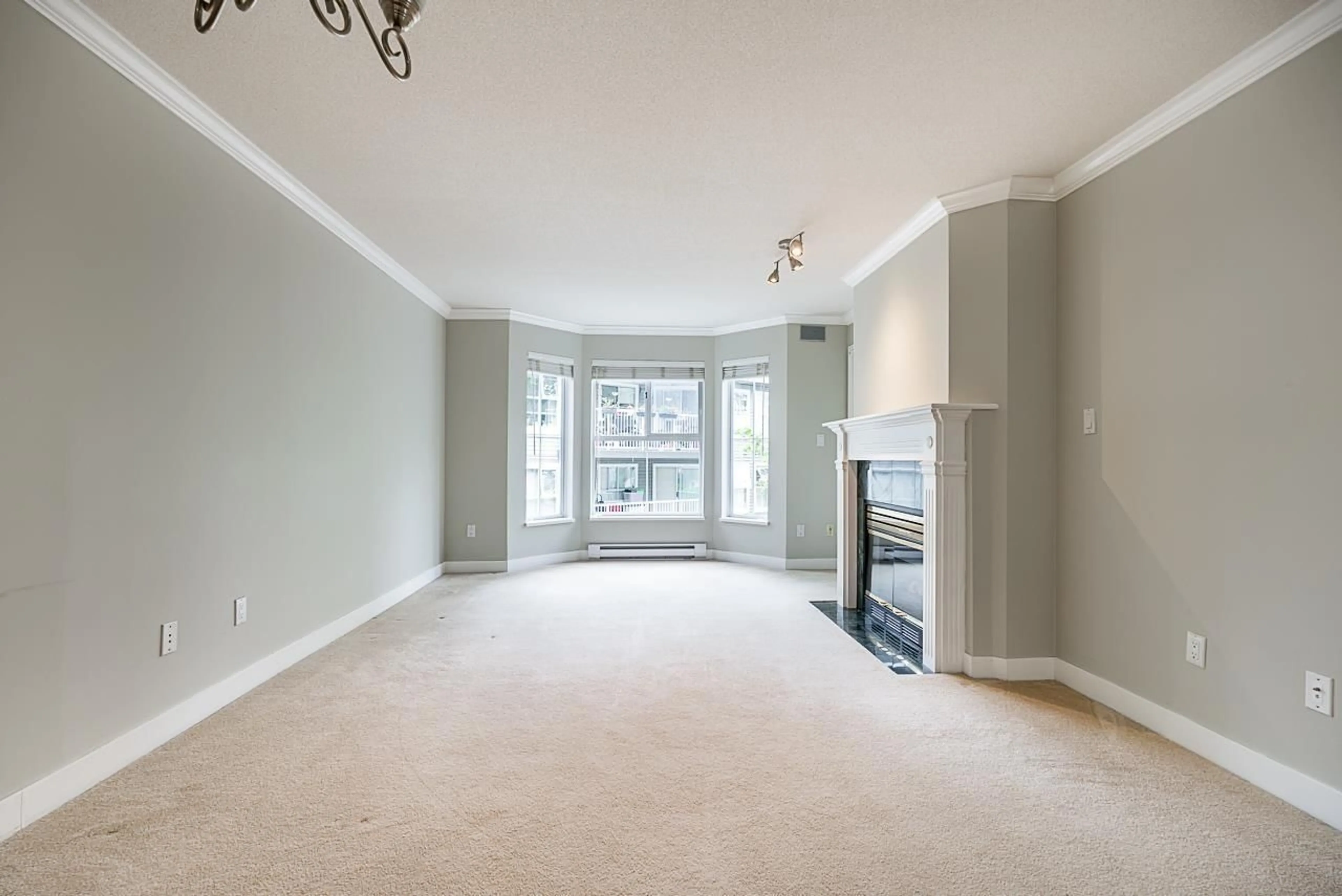 A pic of a room for 203 15130 108 AVENUE, Surrey British Columbia V3R0T8