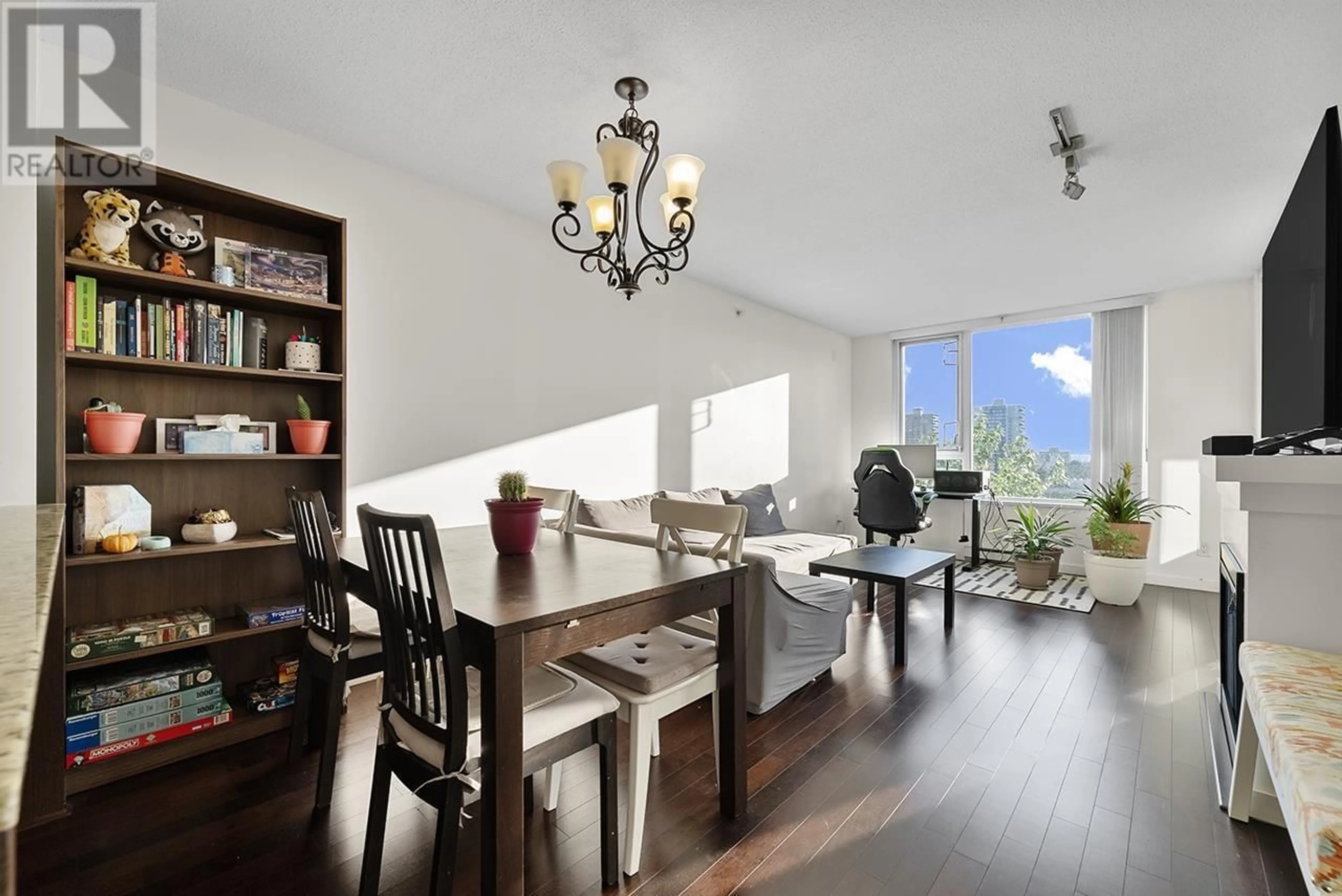 Dining room, wood floors, cottage for 303 9868 CAMERON STREET, Burnaby British Columbia V3J0A5