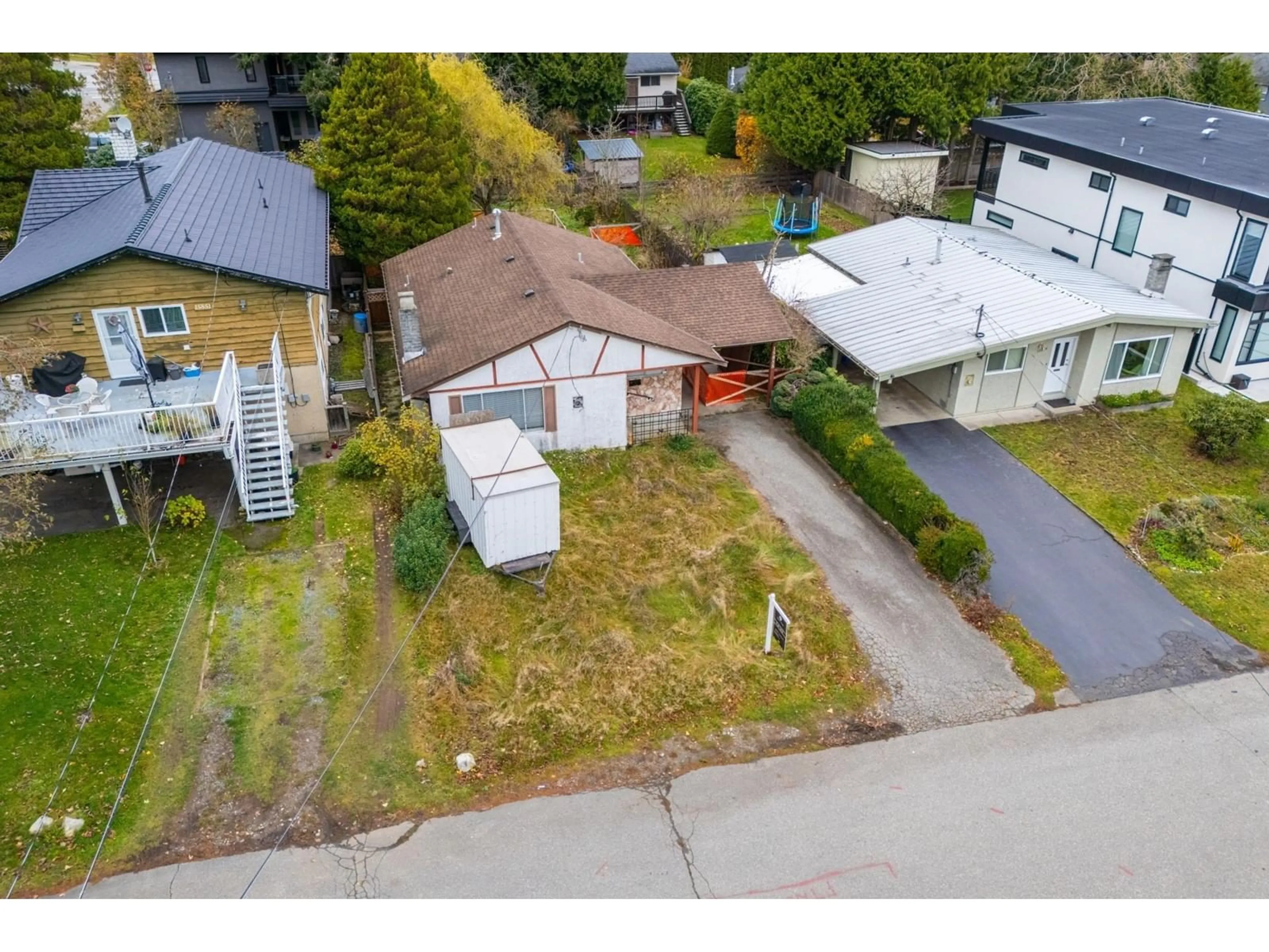 Frontside or backside of a home, the street view for 15855 VINE AVENUE, White Rock British Columbia V4B2T5