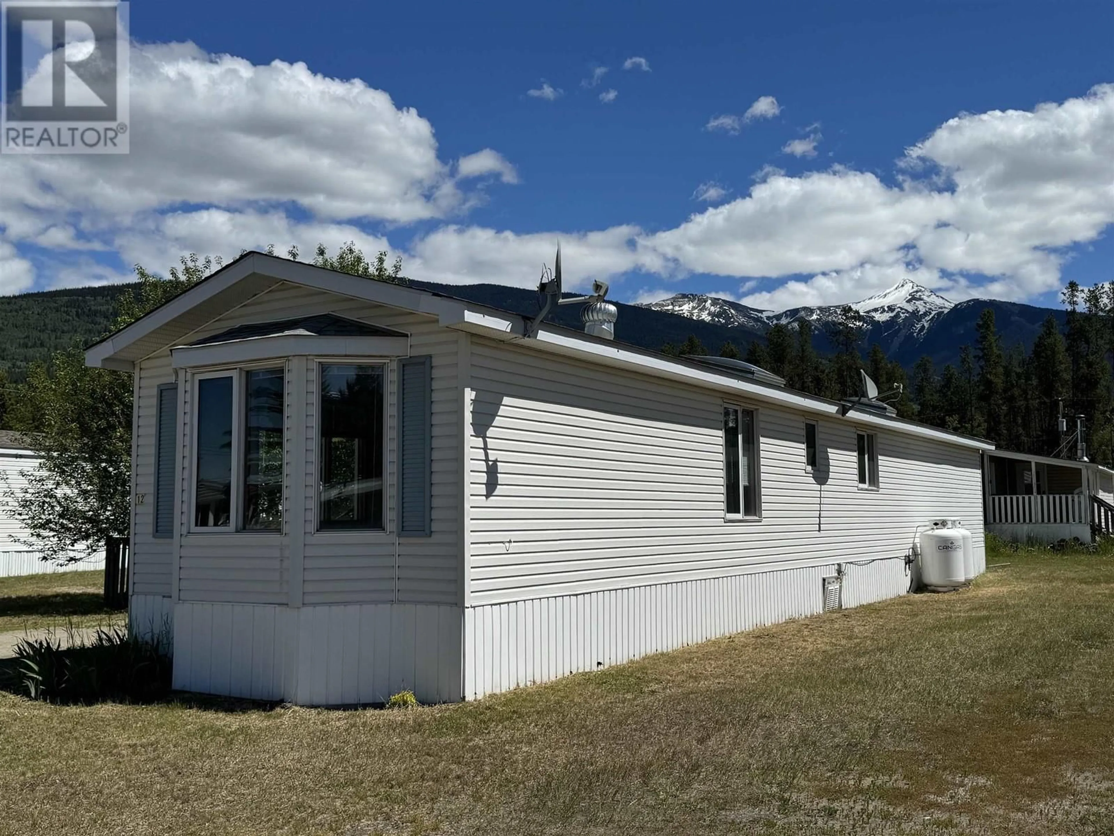 Outside view for 12 955 13TH AVENUE, Valemount British Columbia V0E2Z0