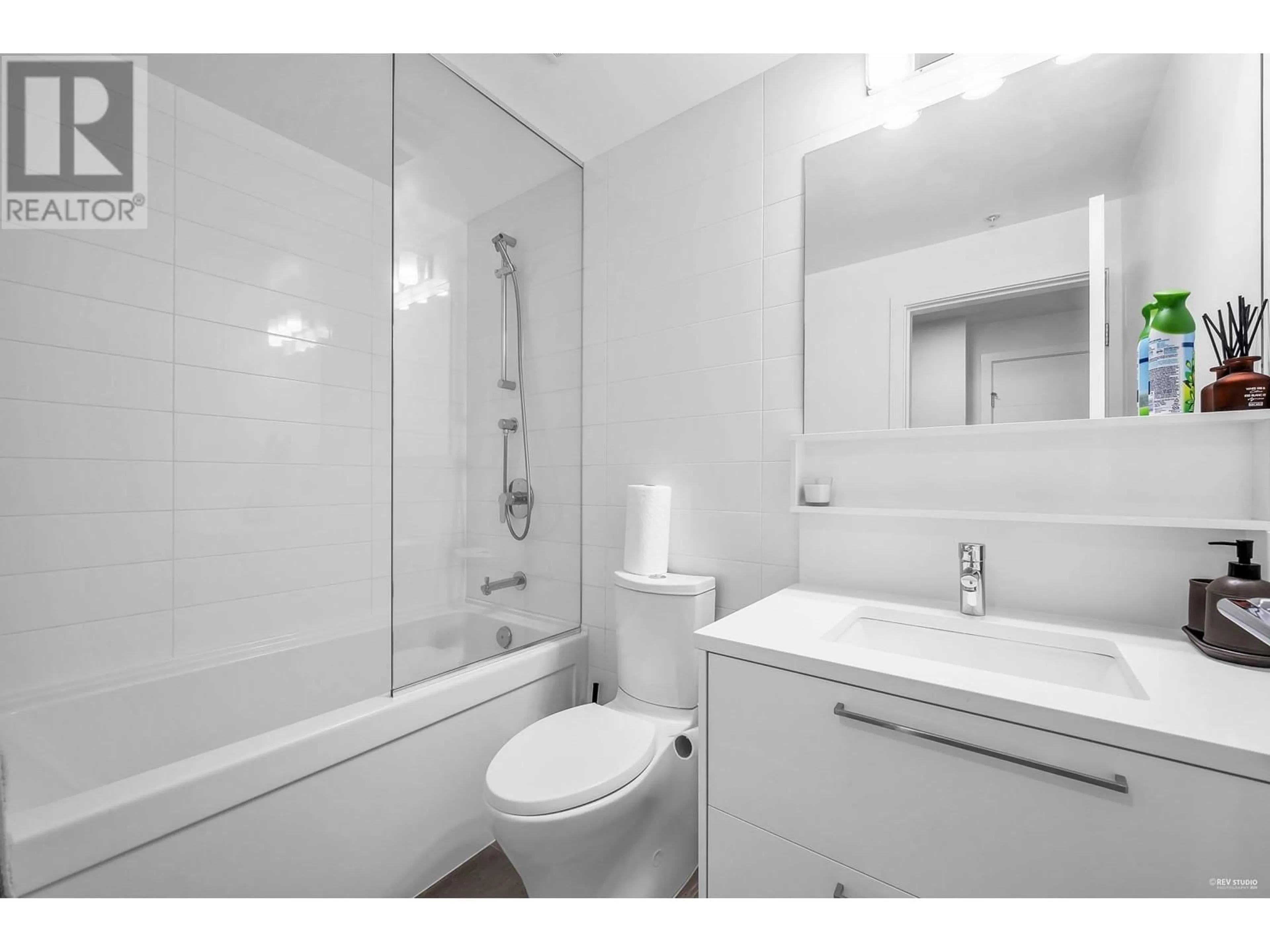Standard bathroom, unknown for 1708 - 4458 BERESFORD STREET, Burnaby British Columbia V5H0J1