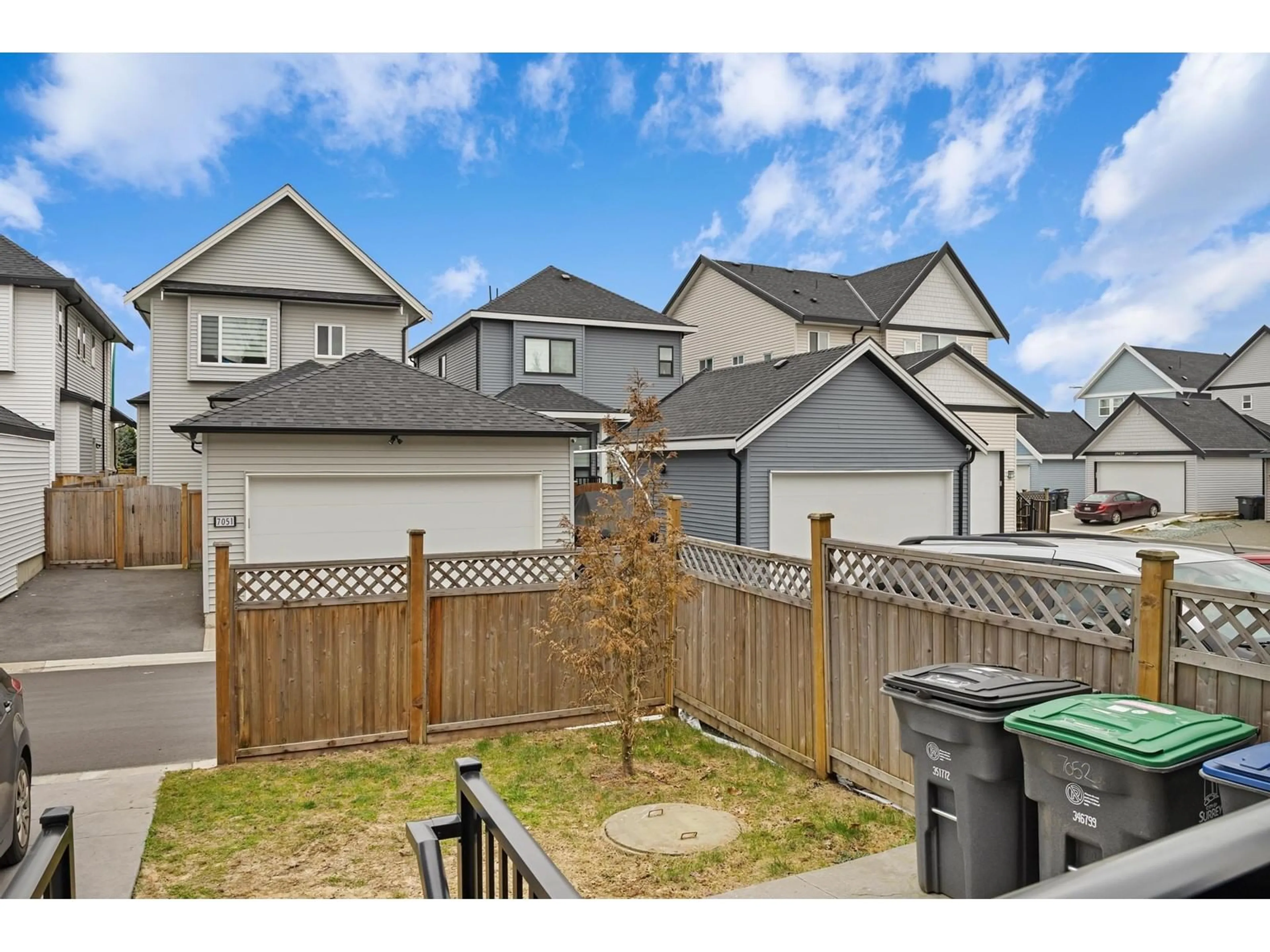 Fenced yard for 7052 194 STREET, Surrey British Columbia V4N0C2