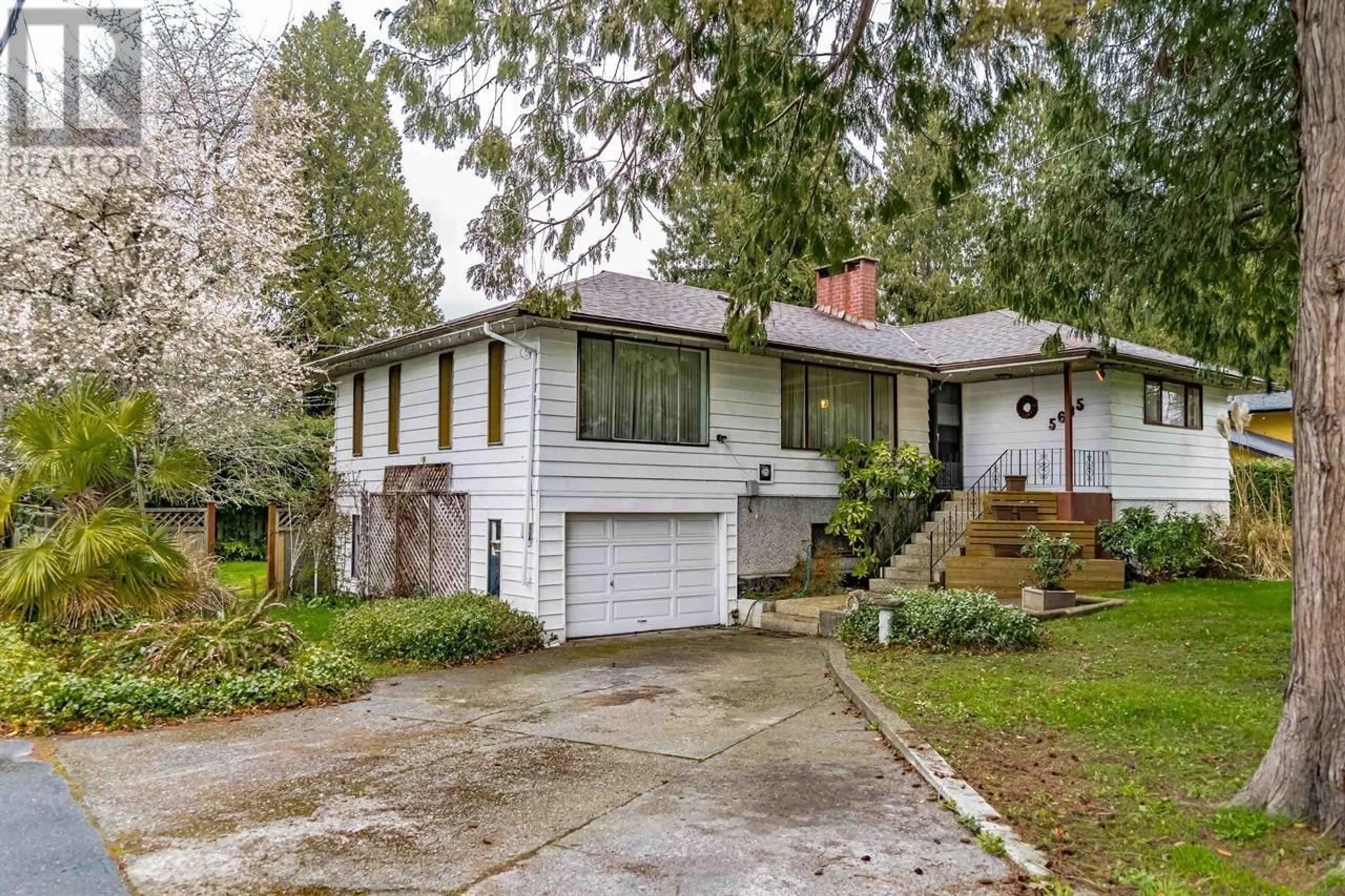 Frontside or backside of a home for 5635 10TH AVENUE, Delta British Columbia V4L1B9